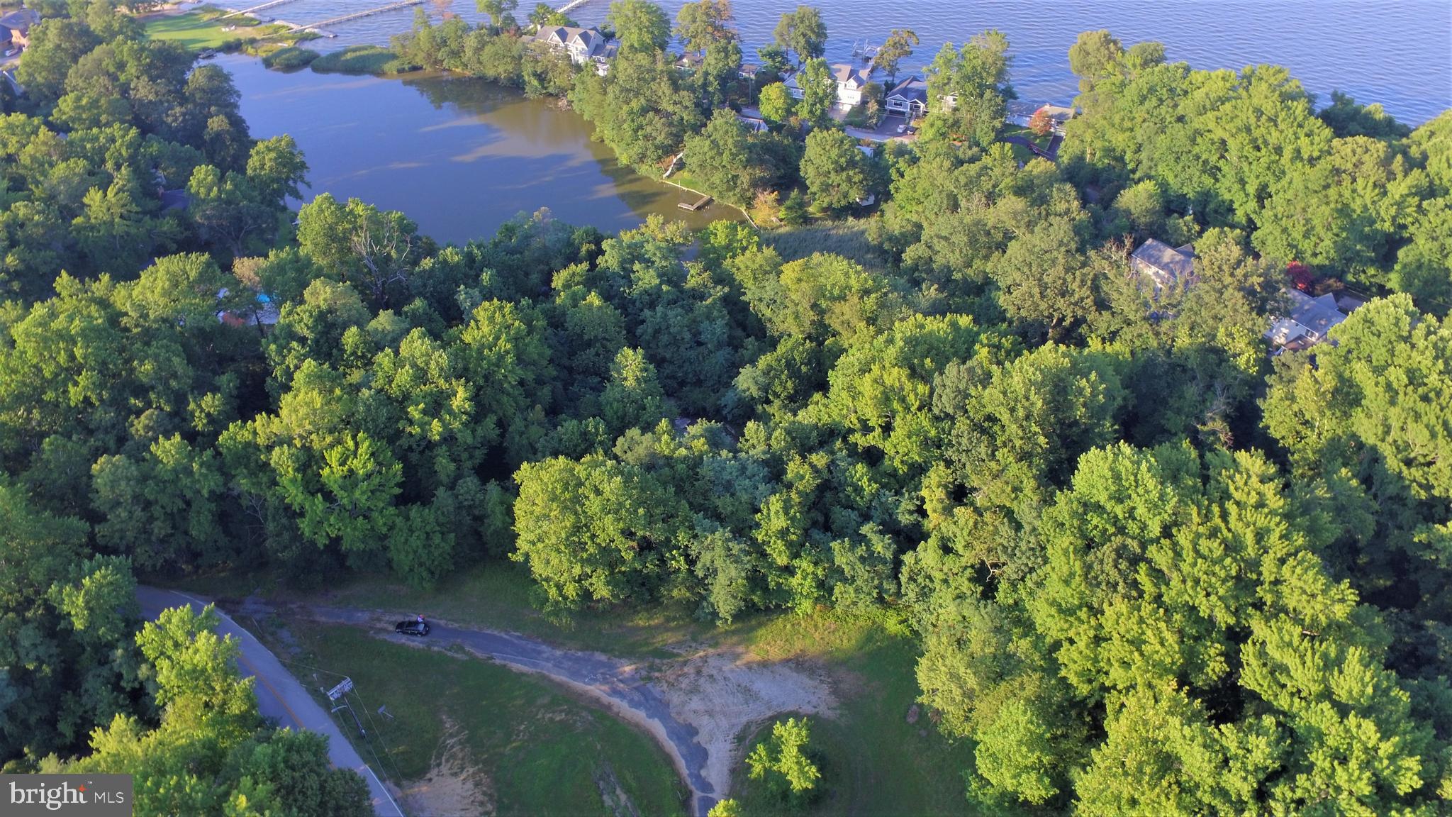 ANNAPOLIS ROADS - Land