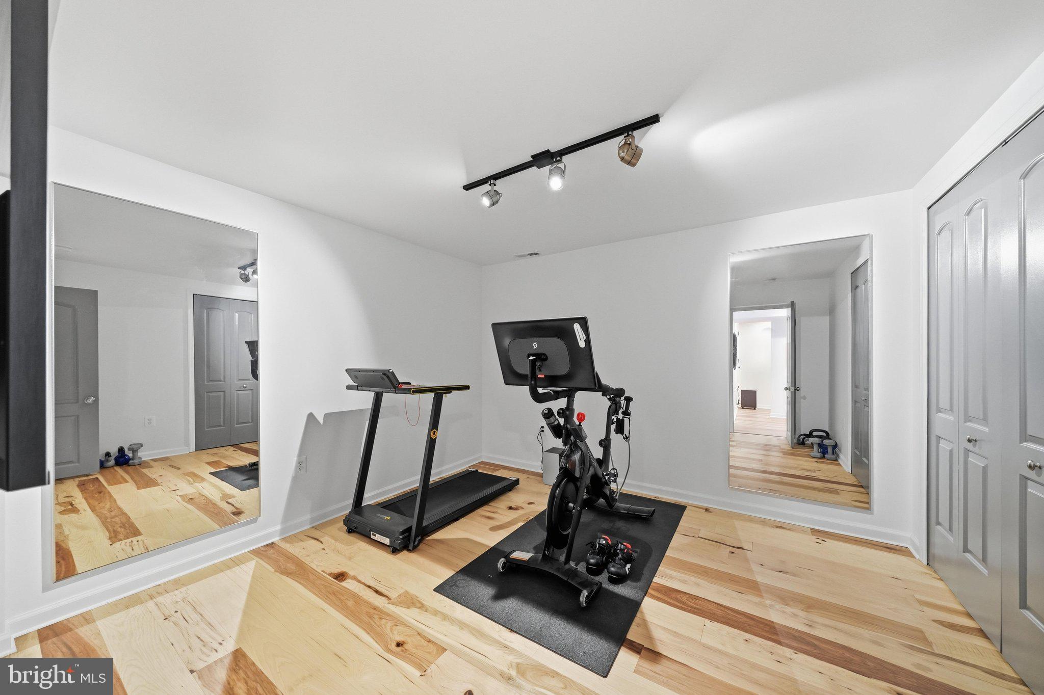TEMPLE HILLS - Residential