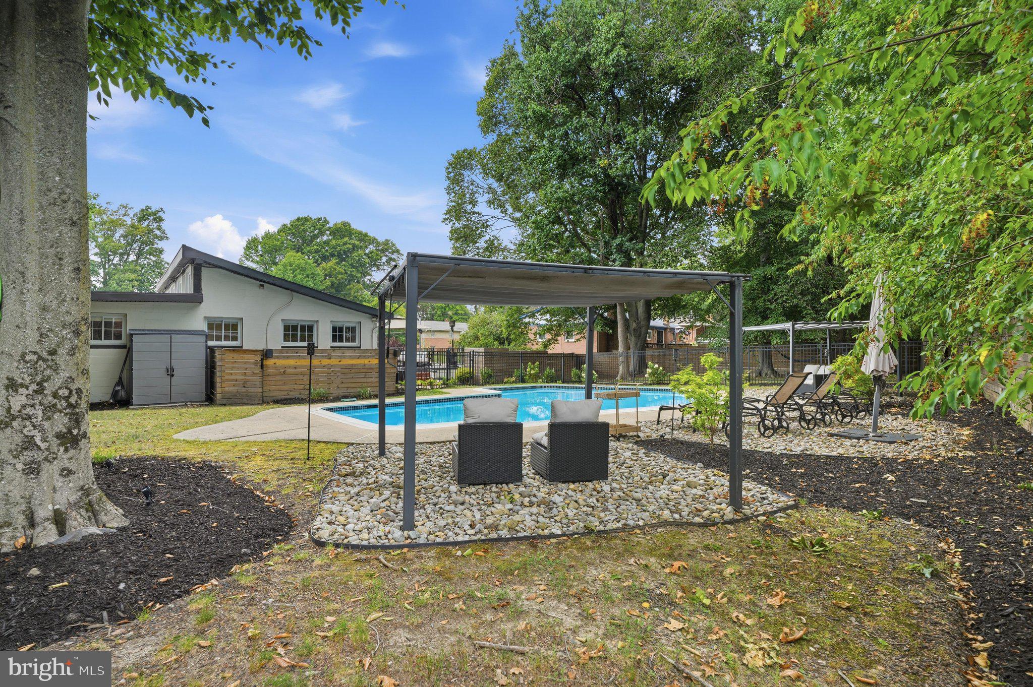 TEMPLE HILLS - Residential