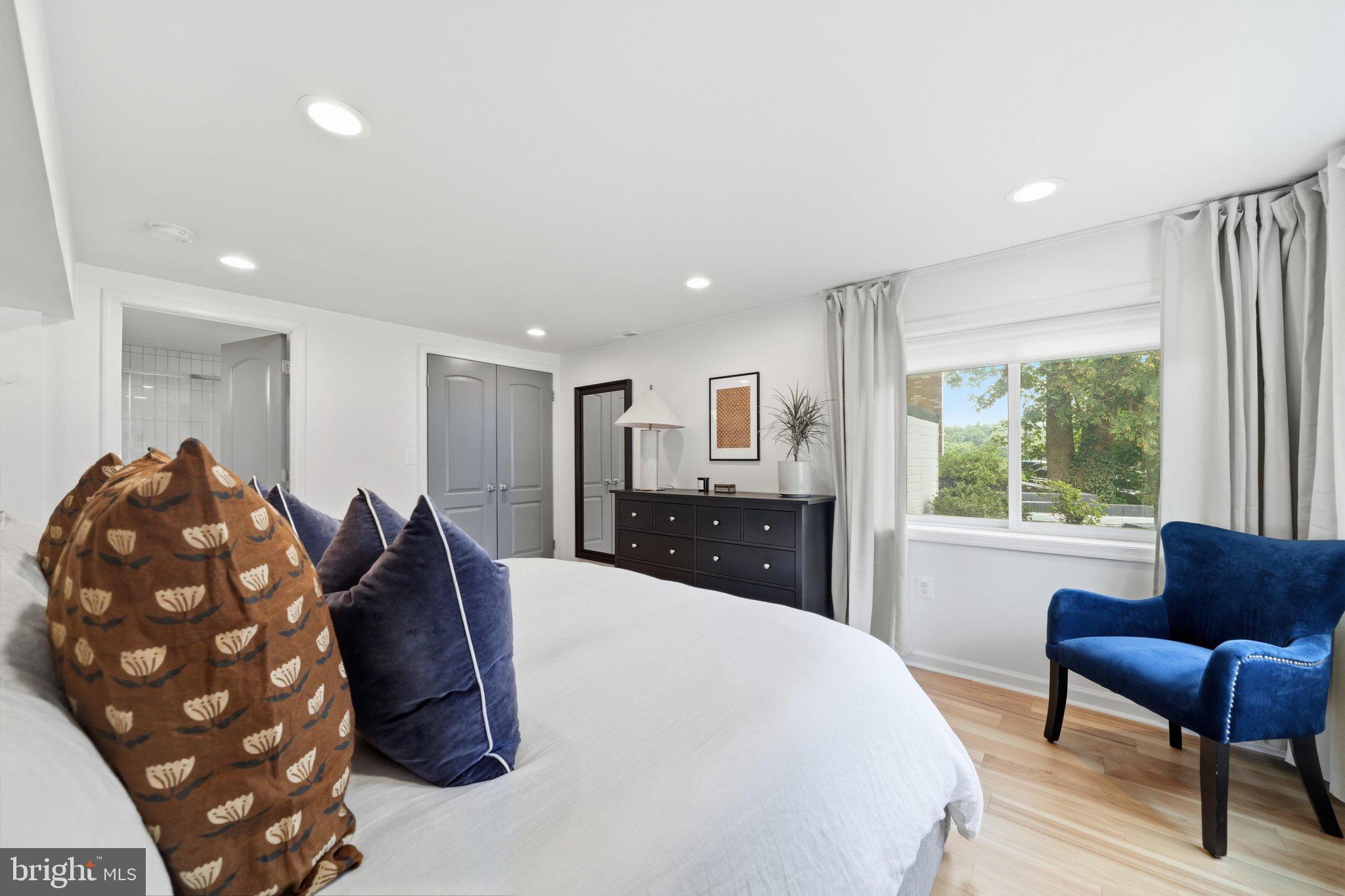 TEMPLE HILLS - Residential
