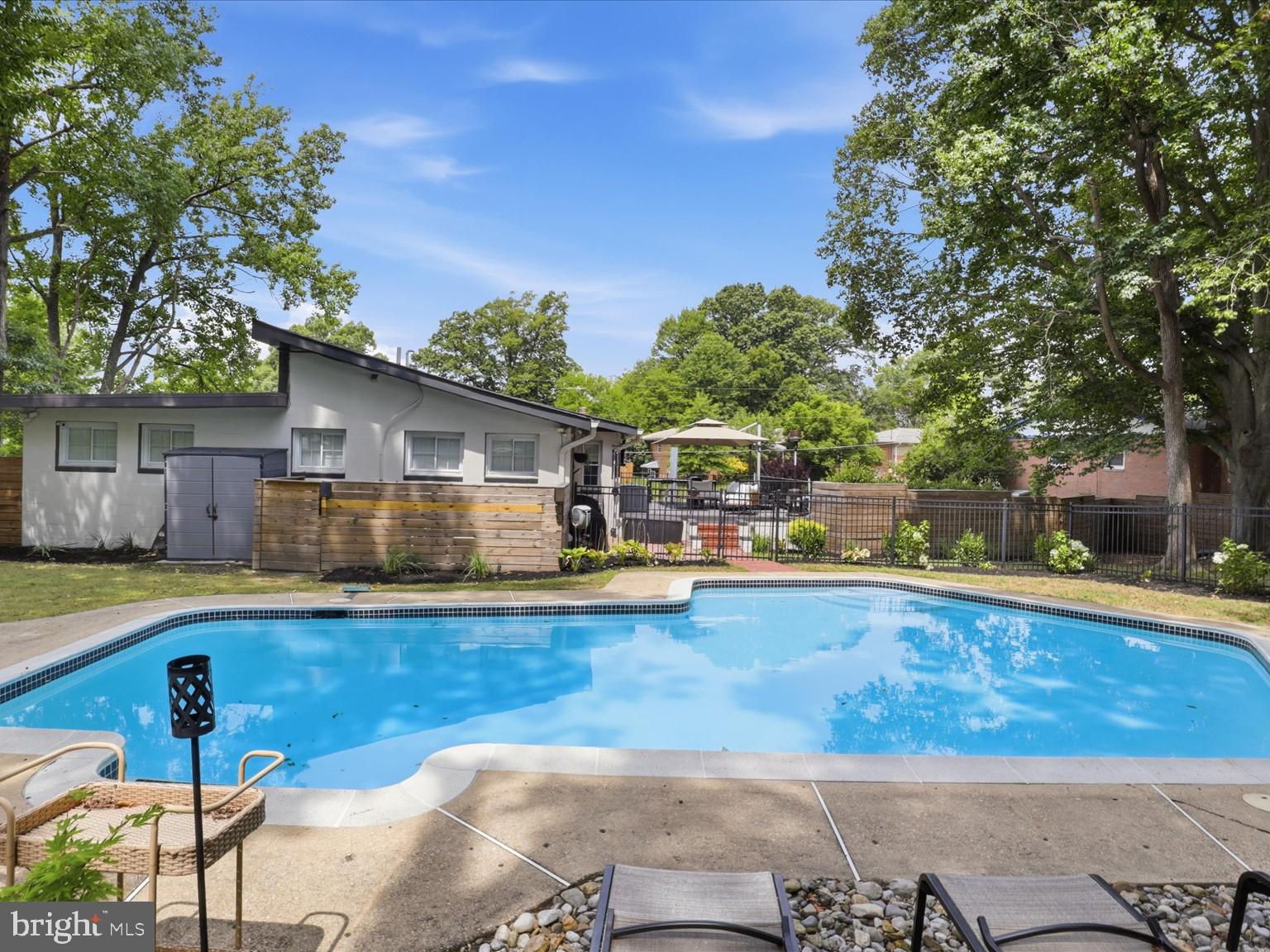 TEMPLE HILLS - Residential