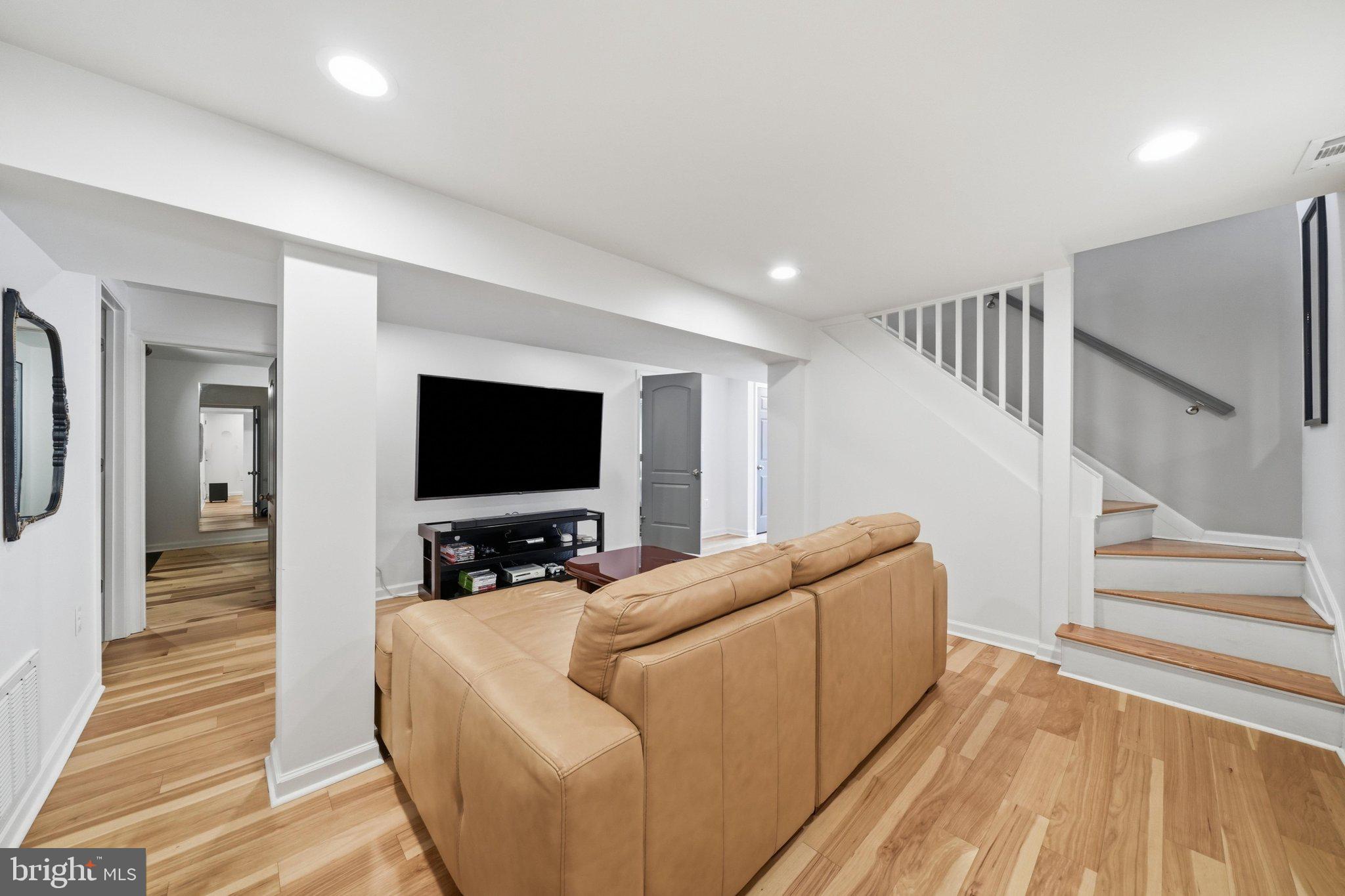 TEMPLE HILLS - Residential