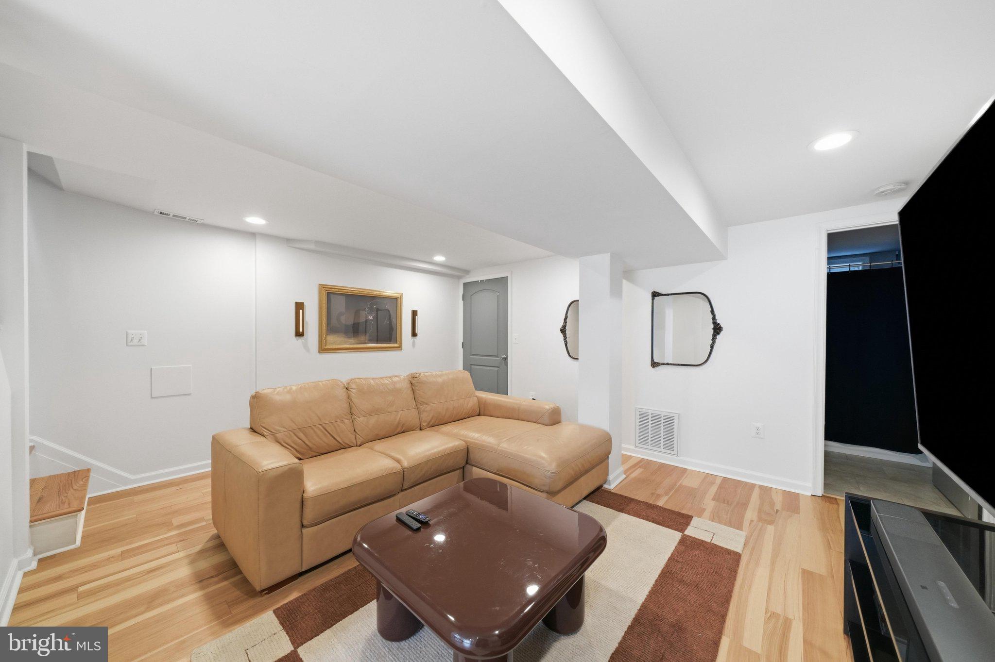 TEMPLE HILLS - Residential
