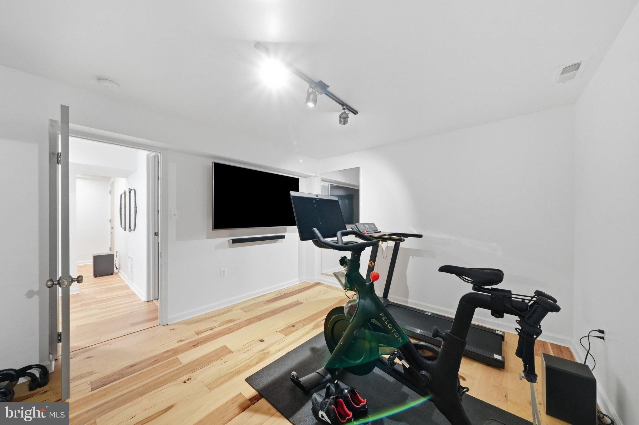 TEMPLE HILLS - Residential