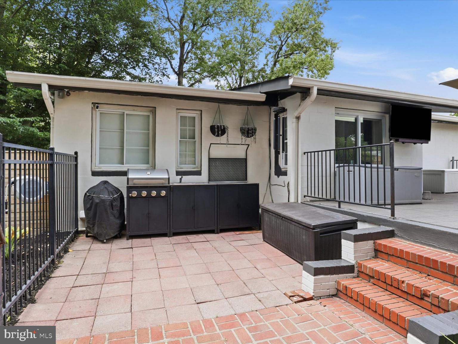 TEMPLE HILLS - Residential