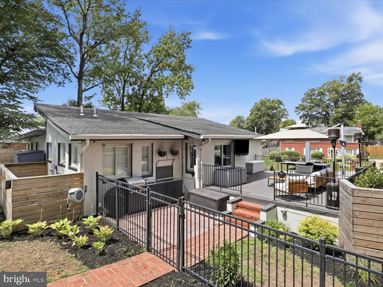 TEMPLE HILLS - Residential