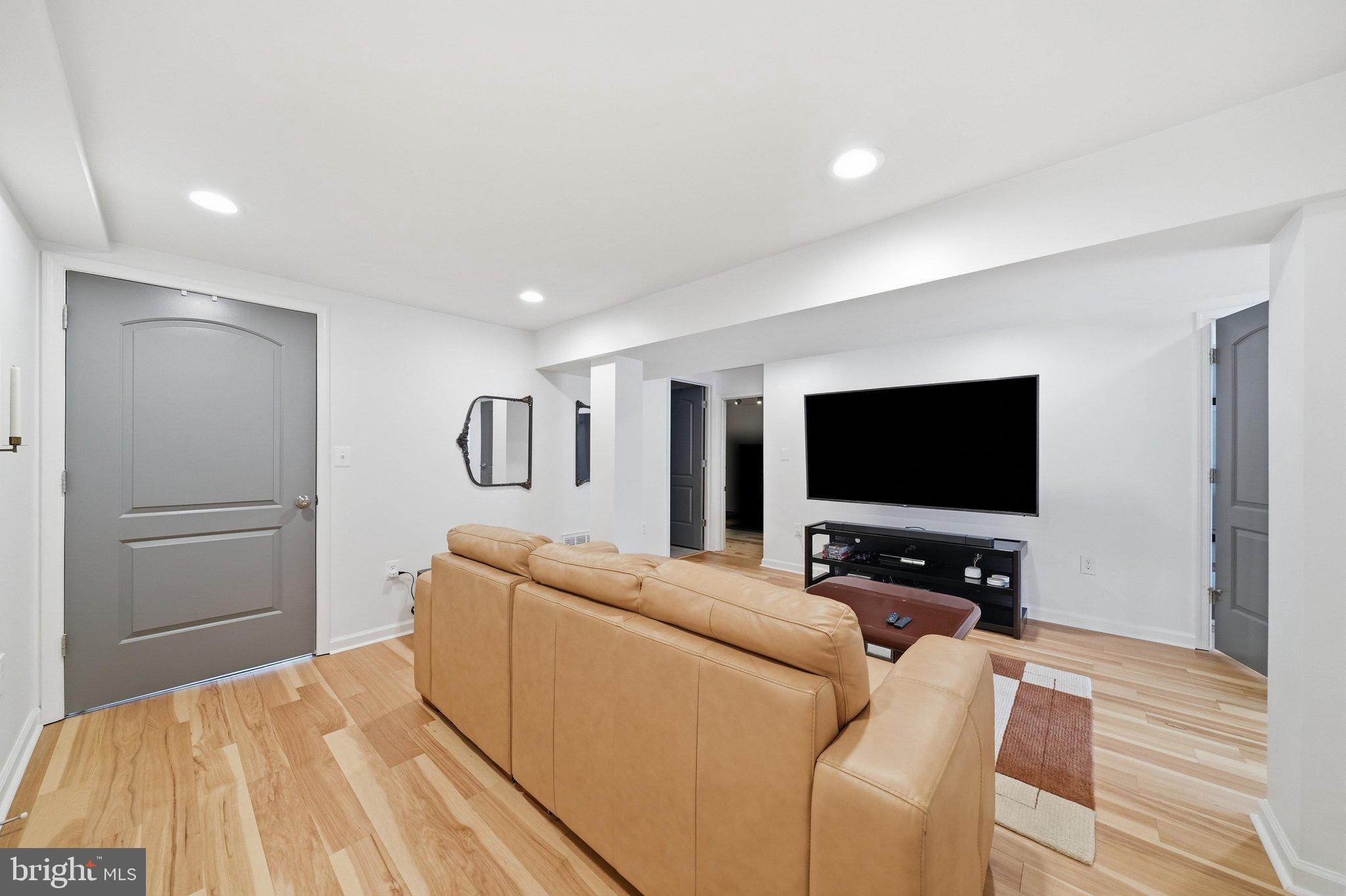 TEMPLE HILLS - Residential