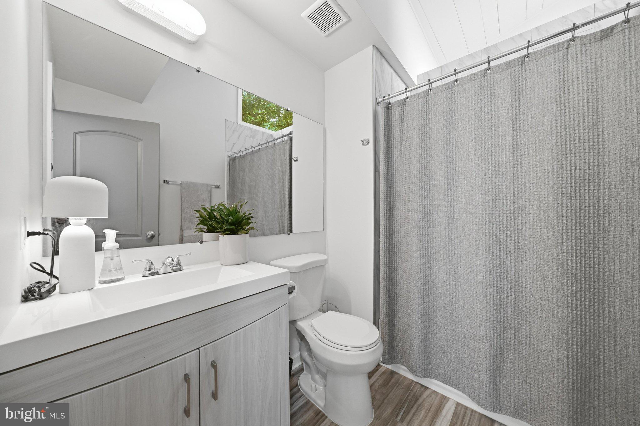 TEMPLE HILLS - Residential