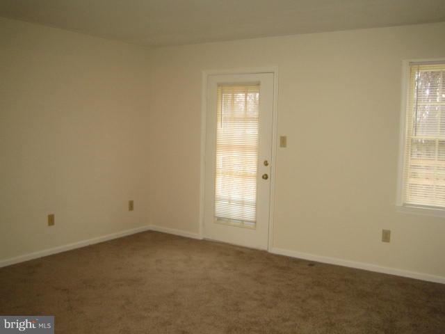 LEEDS SQUARE - Residential Lease