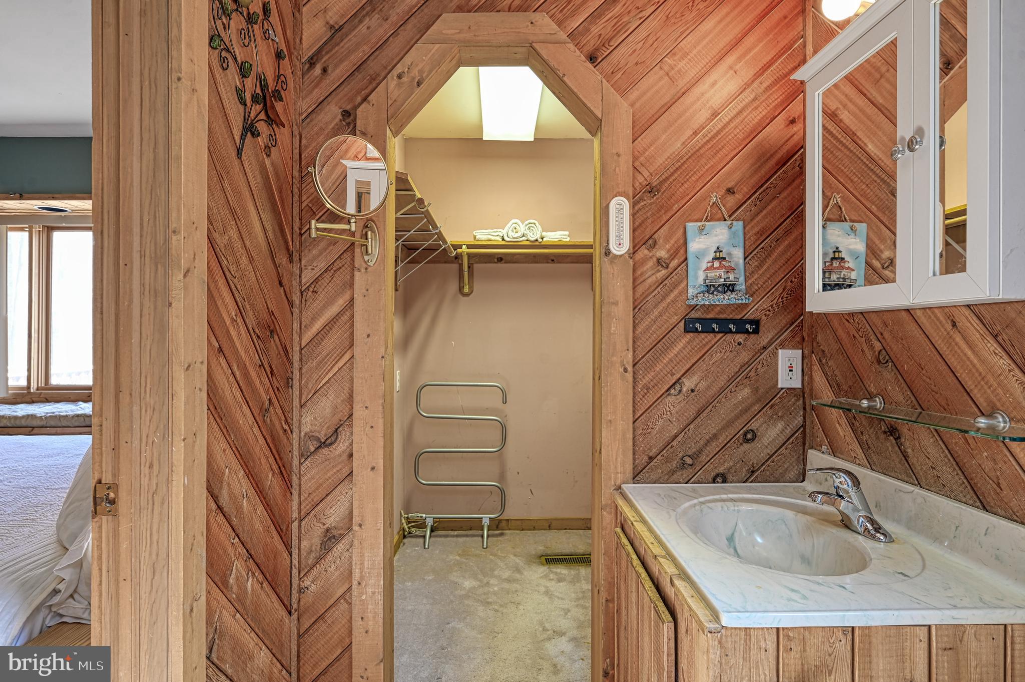 BEAR CASTLE - Residential