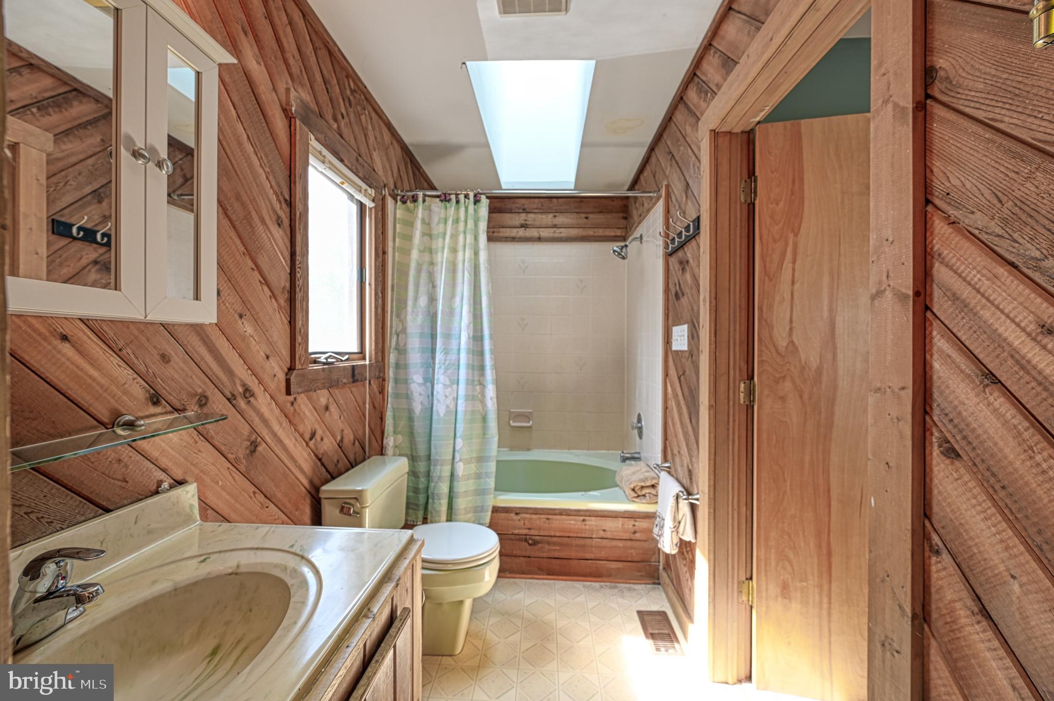 BEAR CASTLE - Residential