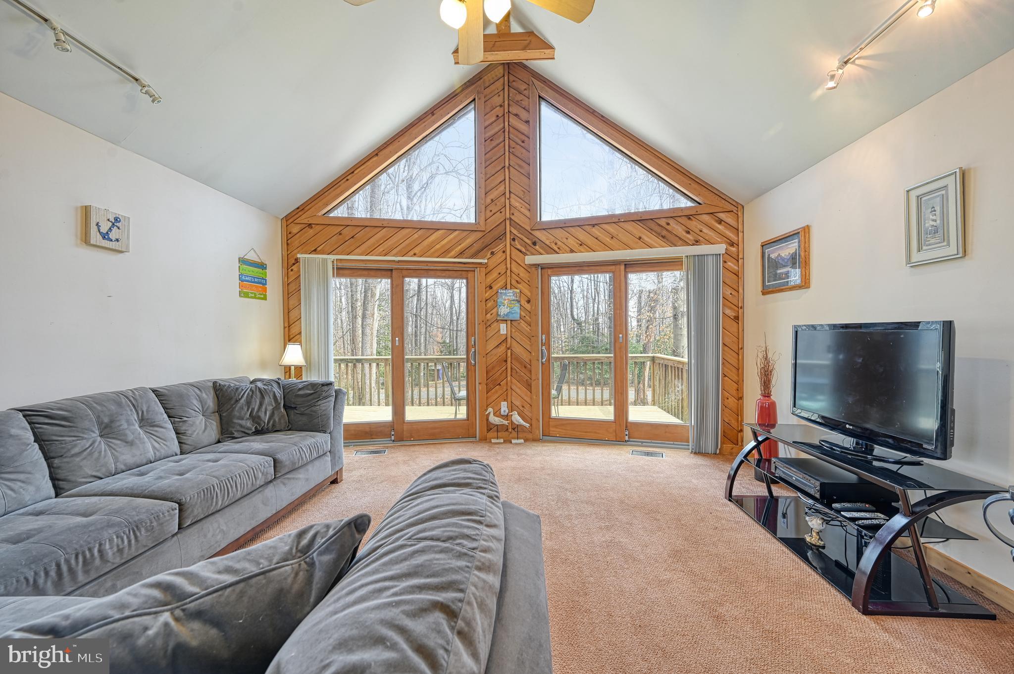 BEAR CASTLE - Residential