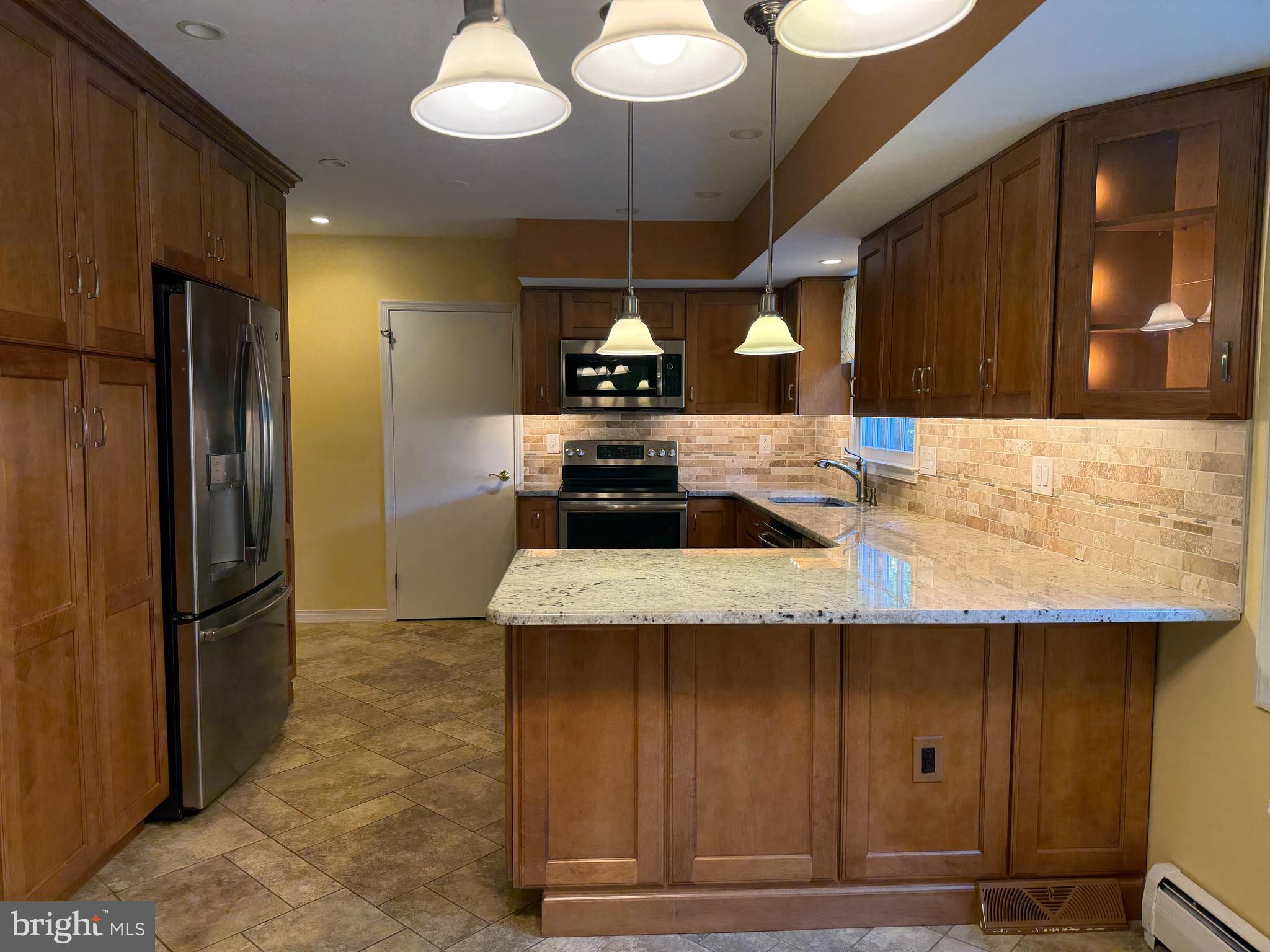BLUE BELL KNOLL - Residential