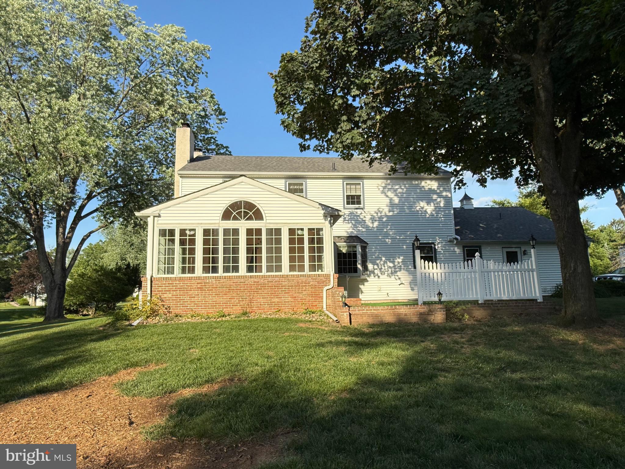 BLUE BELL KNOLL - Residential