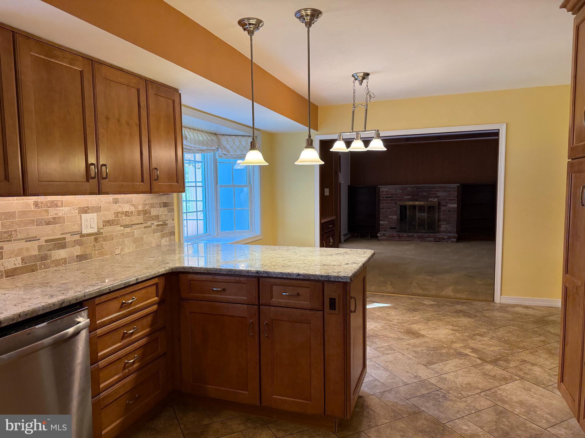 BLUE BELL KNOLL - Residential