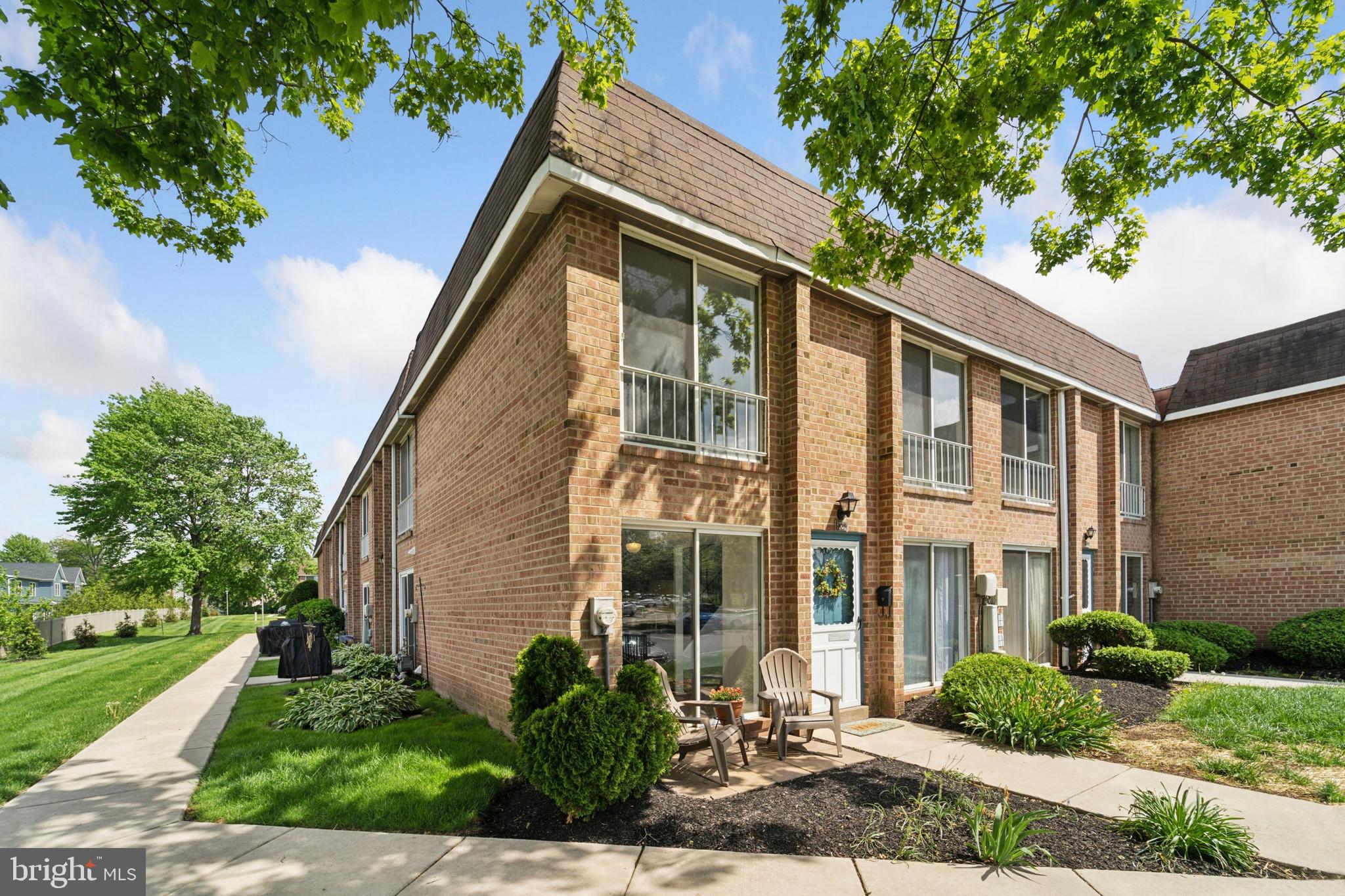 YORKTOWN - Residential