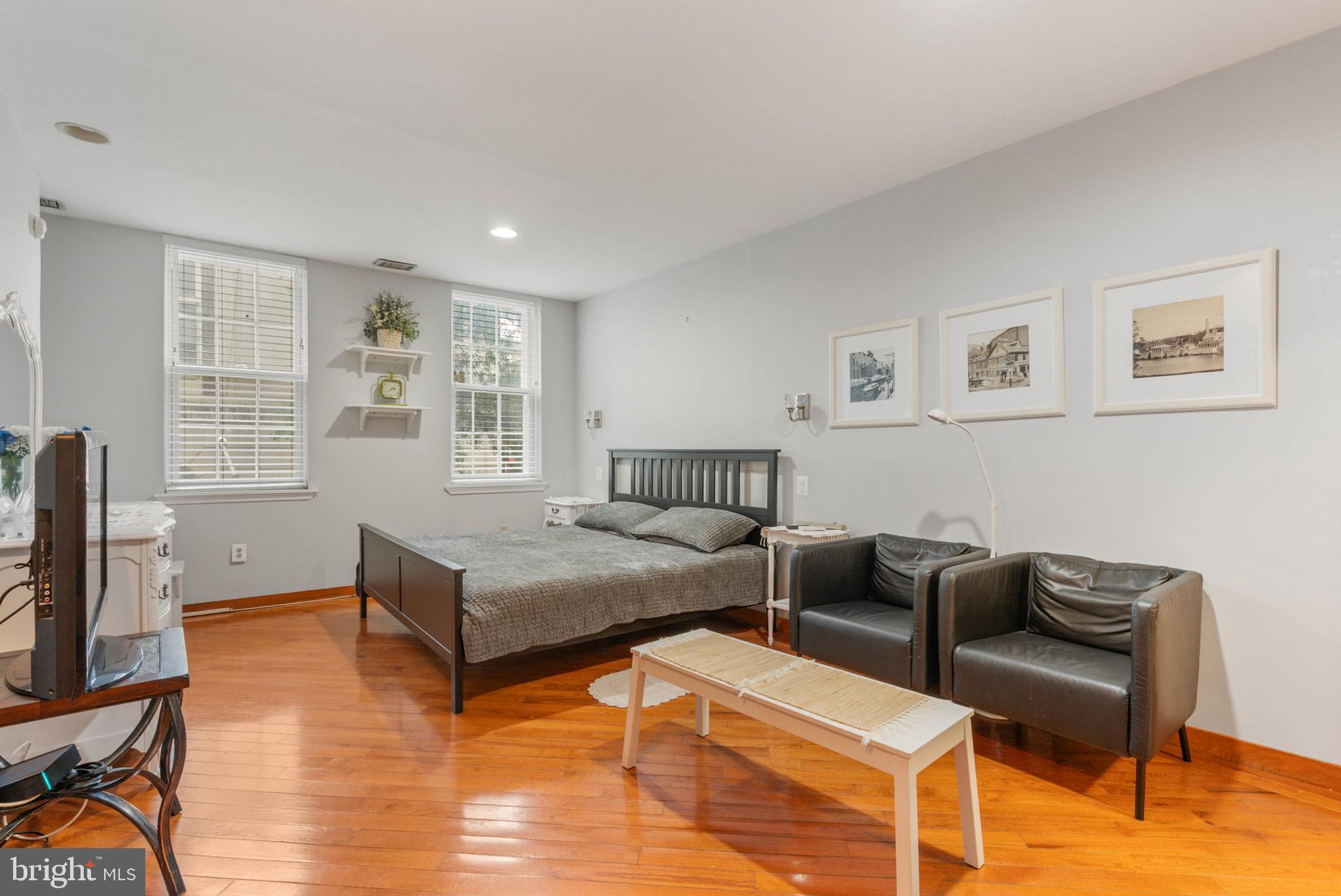 SOCIETY HILL - Residential
