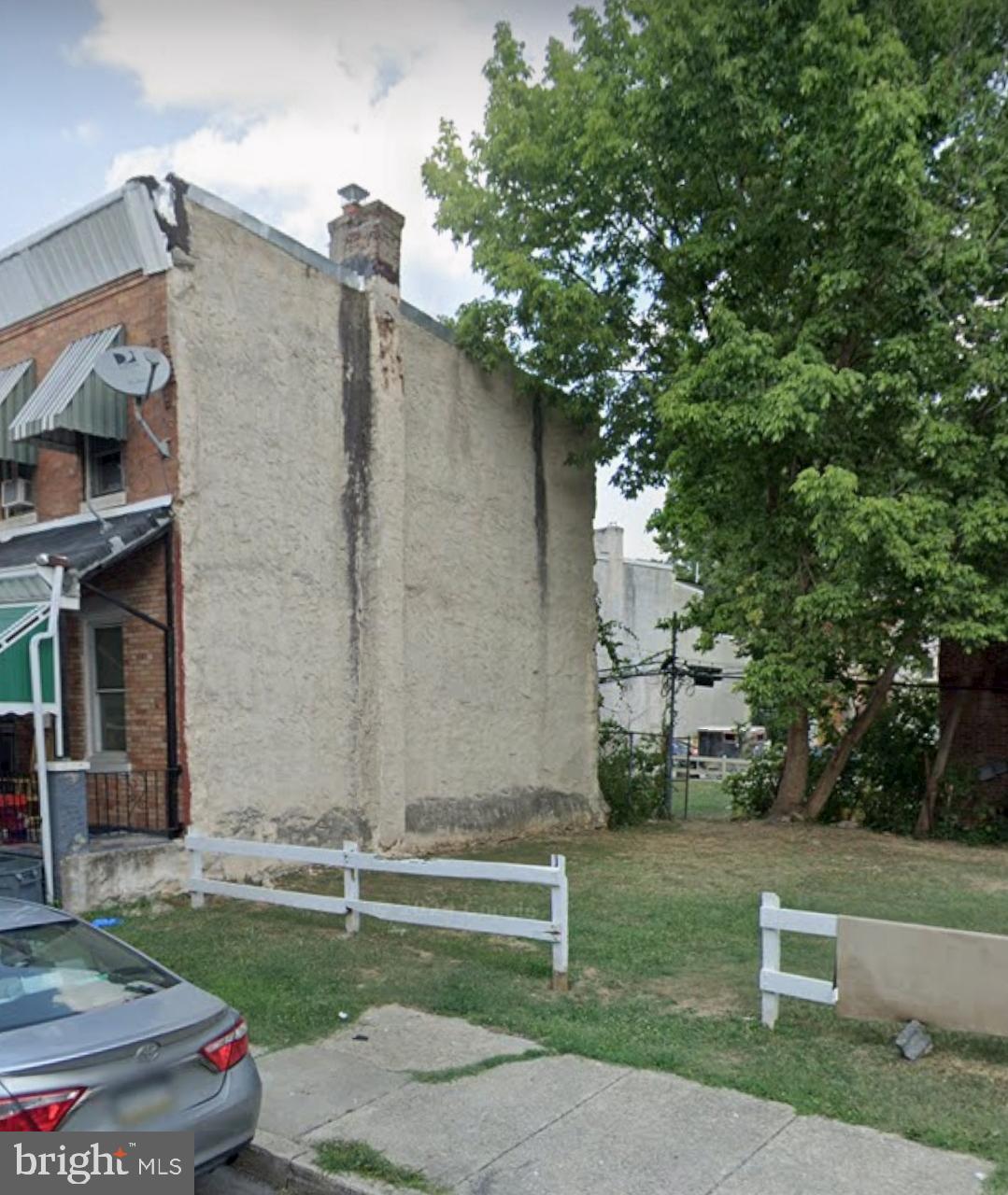 2 Residential Building lots for sale cash as is.  Must be sold together with 23 N Dearborn St. Price is for each. Proof of funds and a 10% deposit is required. Buyer responsible for city resale certificate. Seller requests that buyer use Seller's title company for title insurance and settlement.