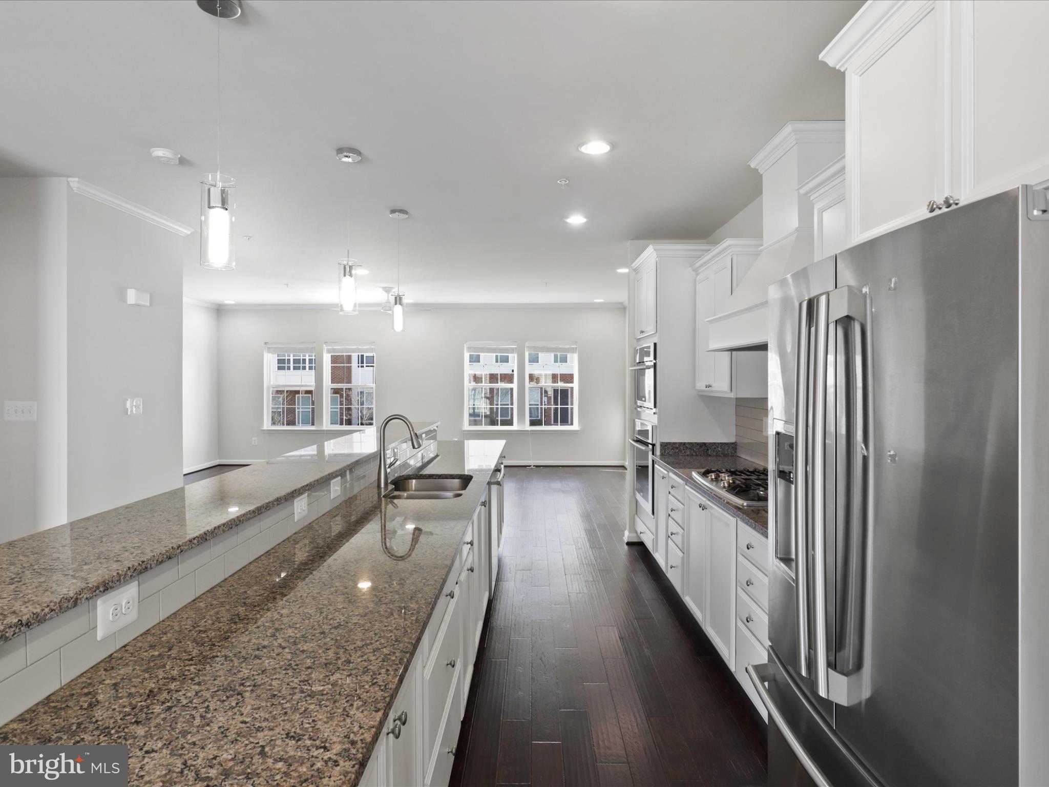 OXFORD SQUARE - Residential