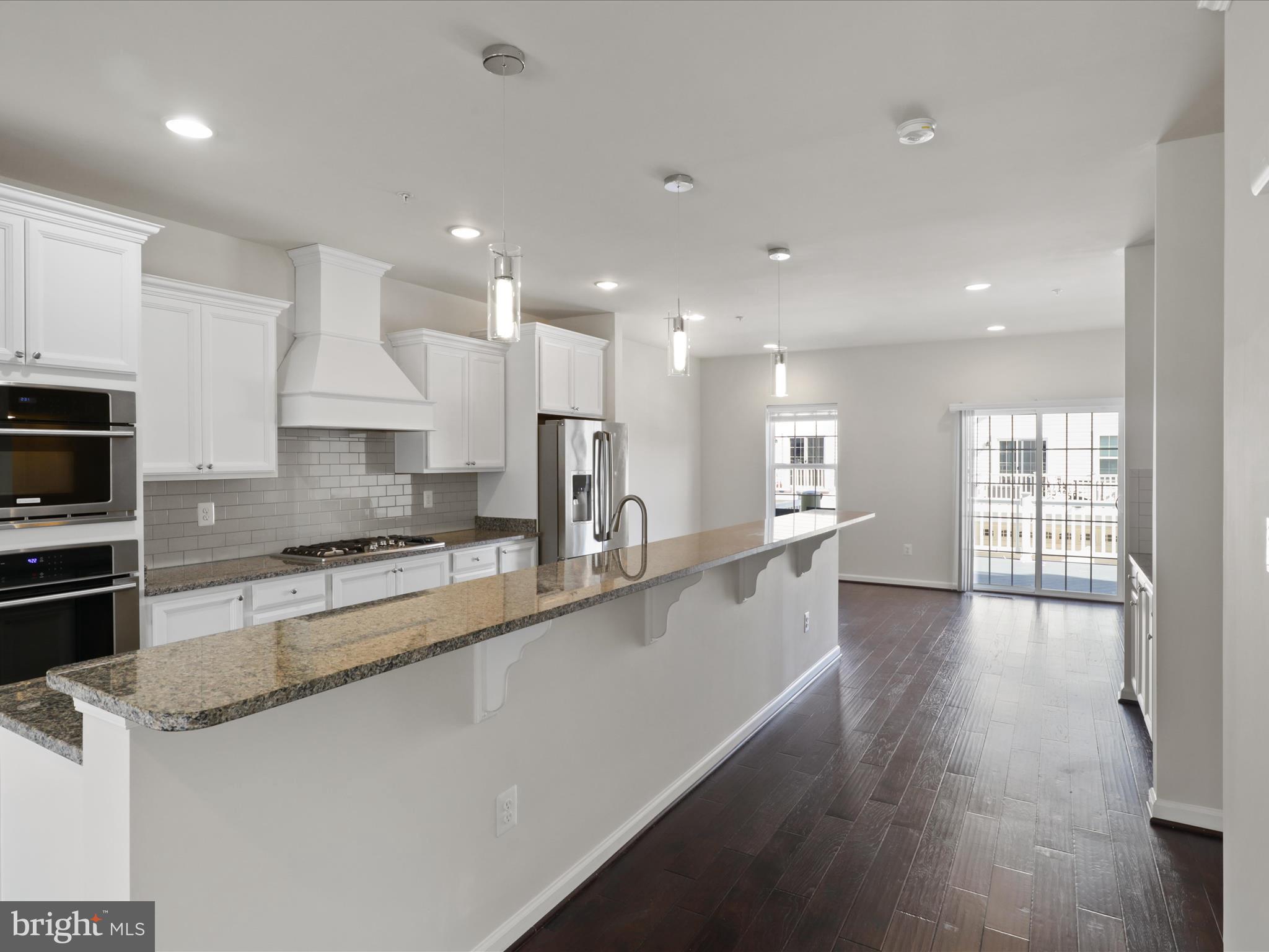 OXFORD SQUARE - Residential