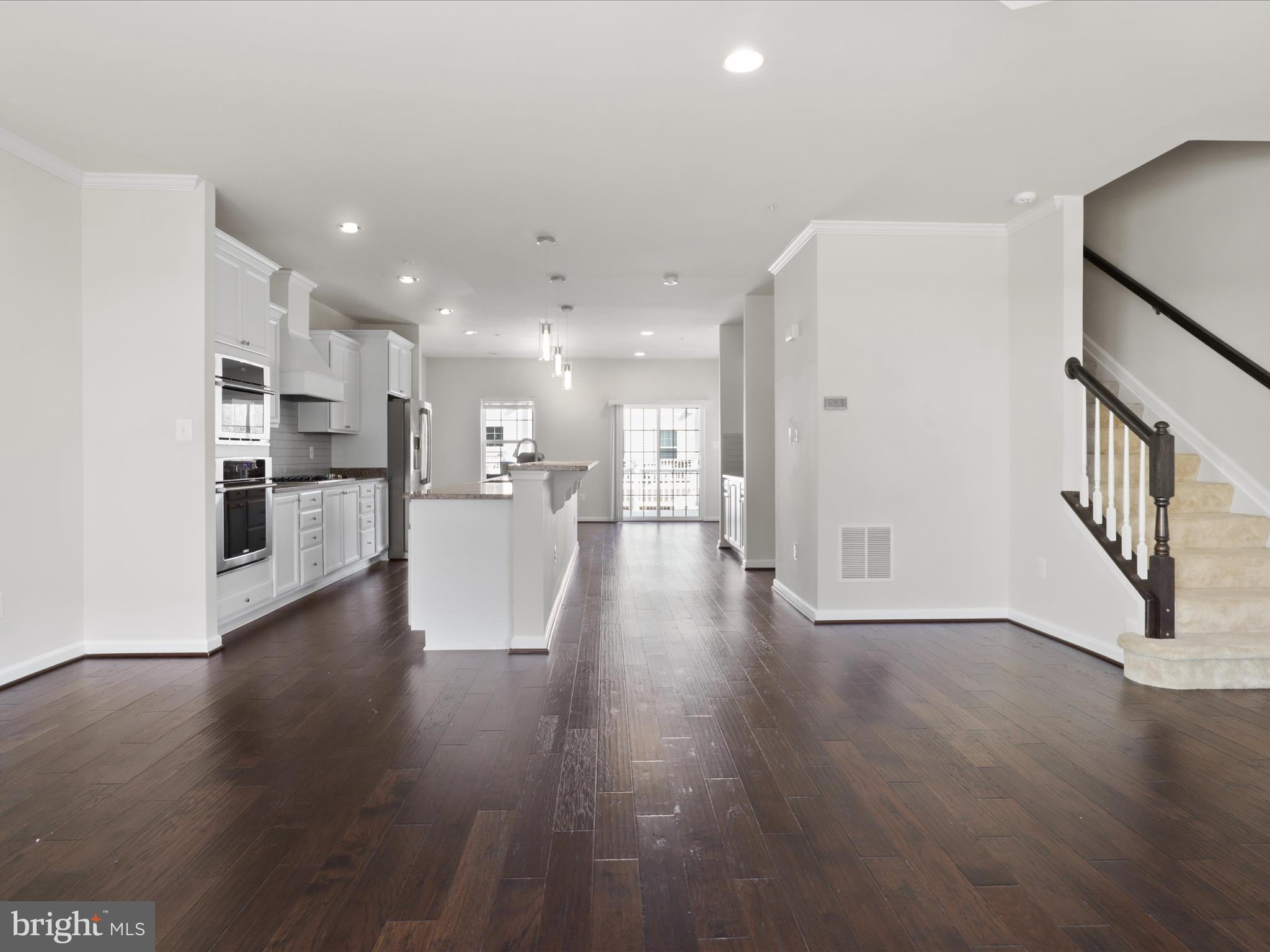 OXFORD SQUARE - Residential