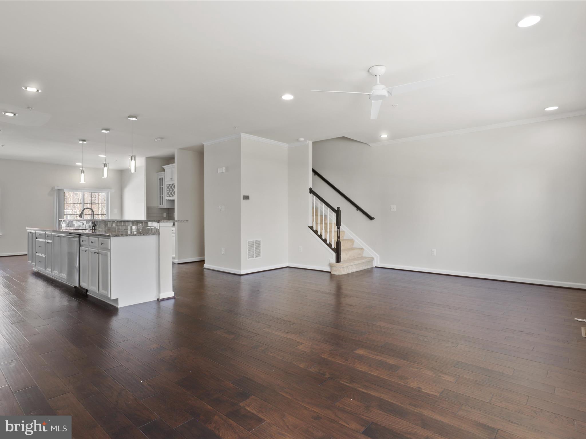 OXFORD SQUARE - Residential