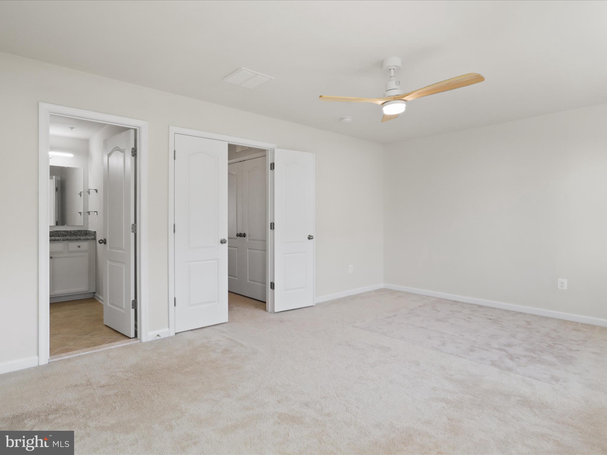 OXFORD SQUARE - Residential
