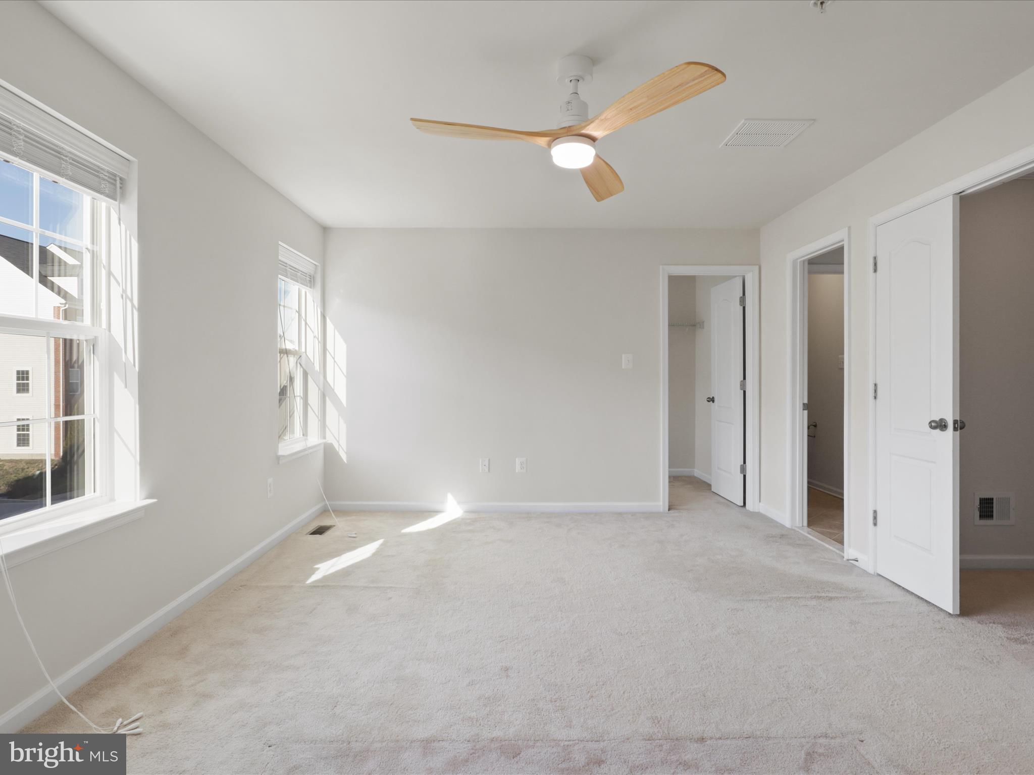 OXFORD SQUARE - Residential