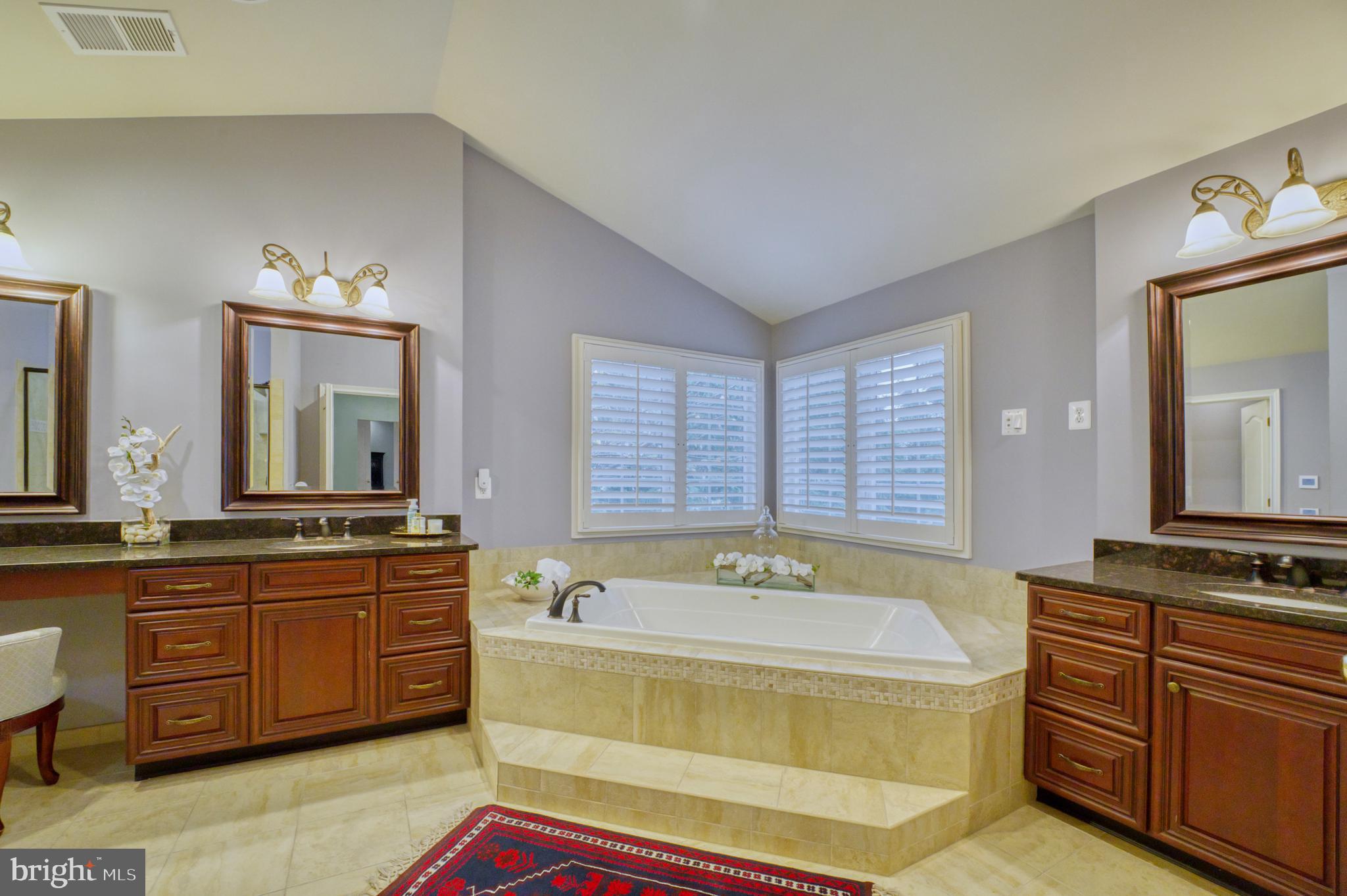 BELMONT COUNTRY CLUB - Residential