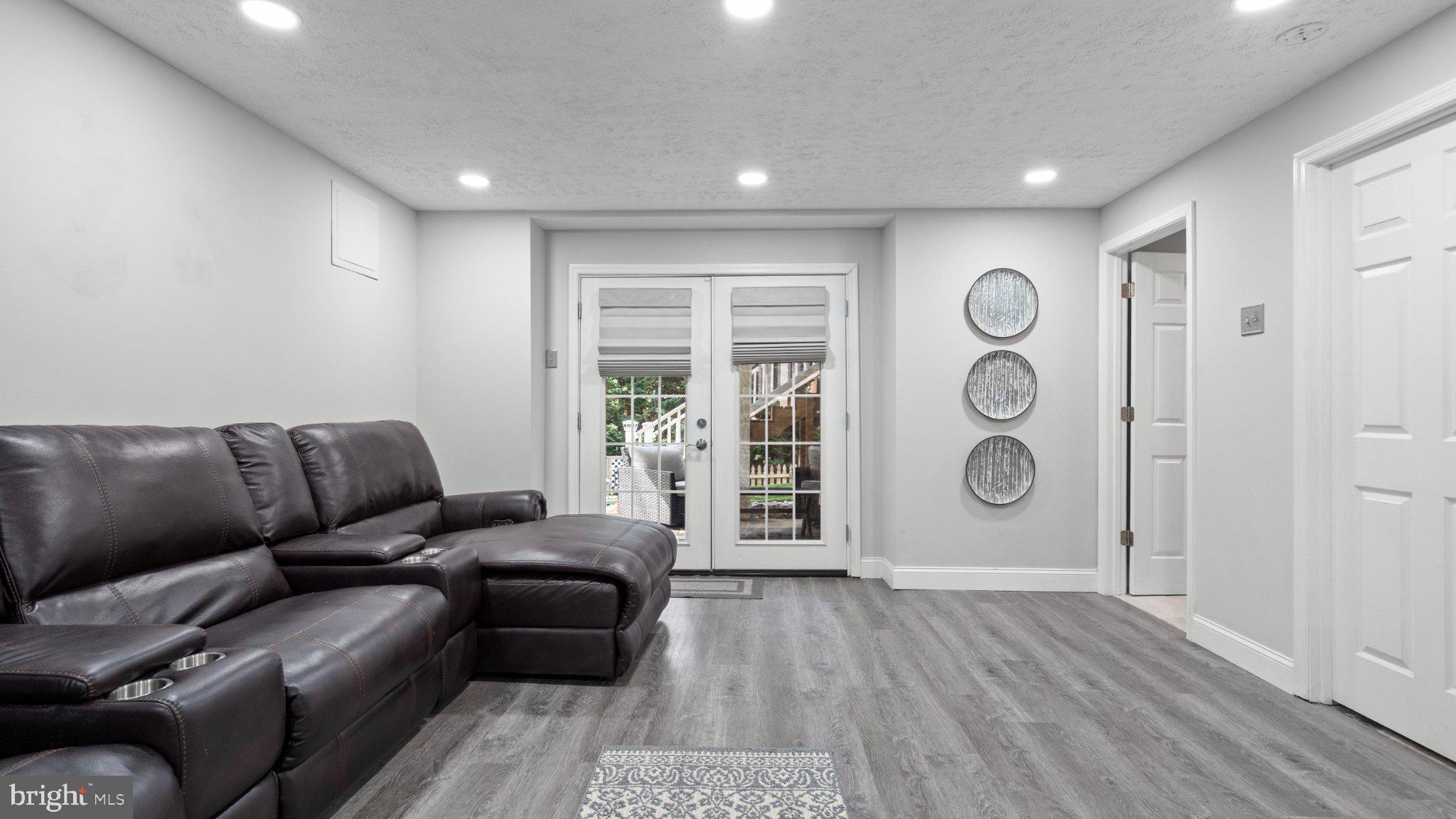 FERGUSON MEADOWS - Residential