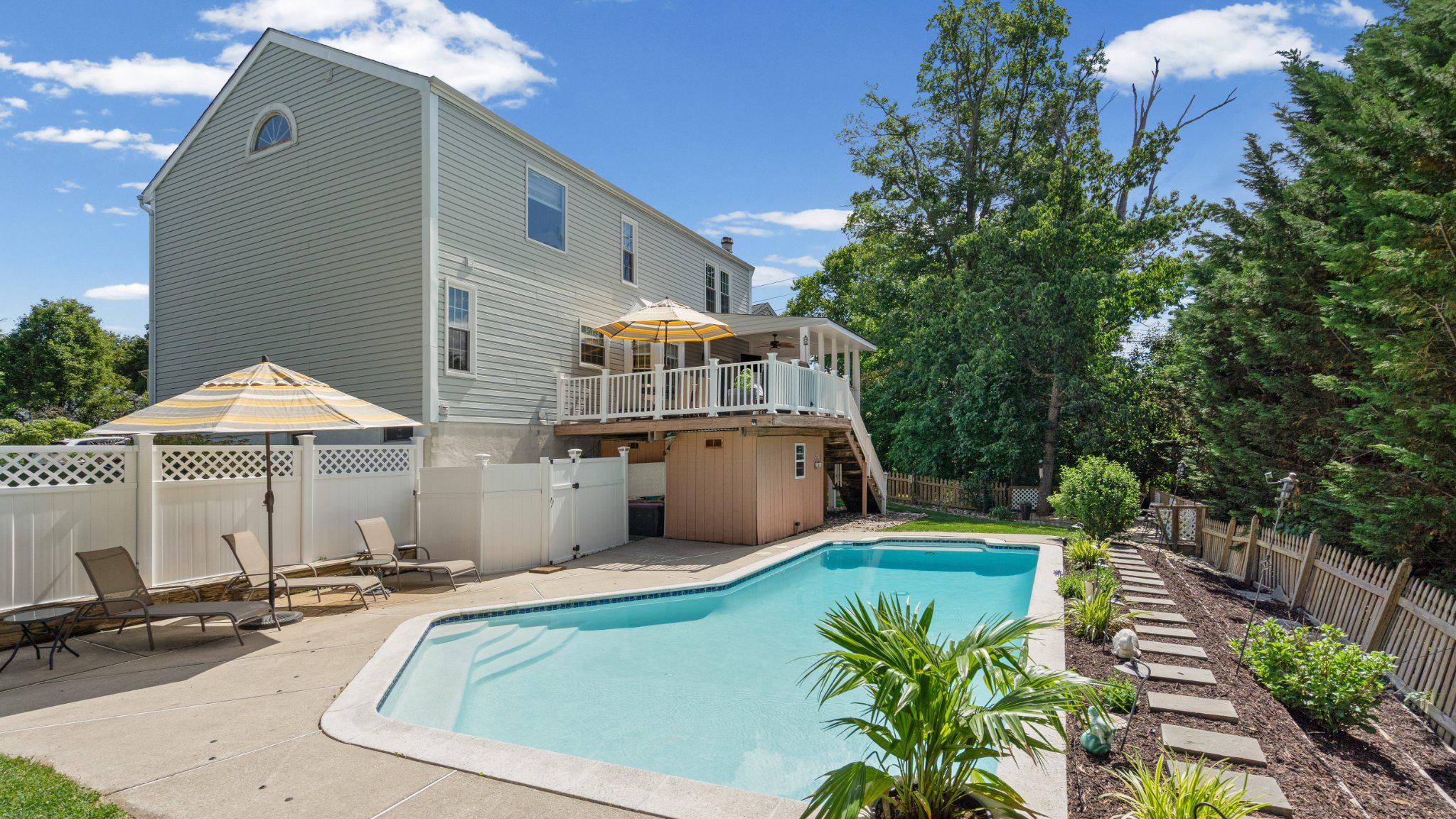 FERGUSON MEADOWS - Residential
