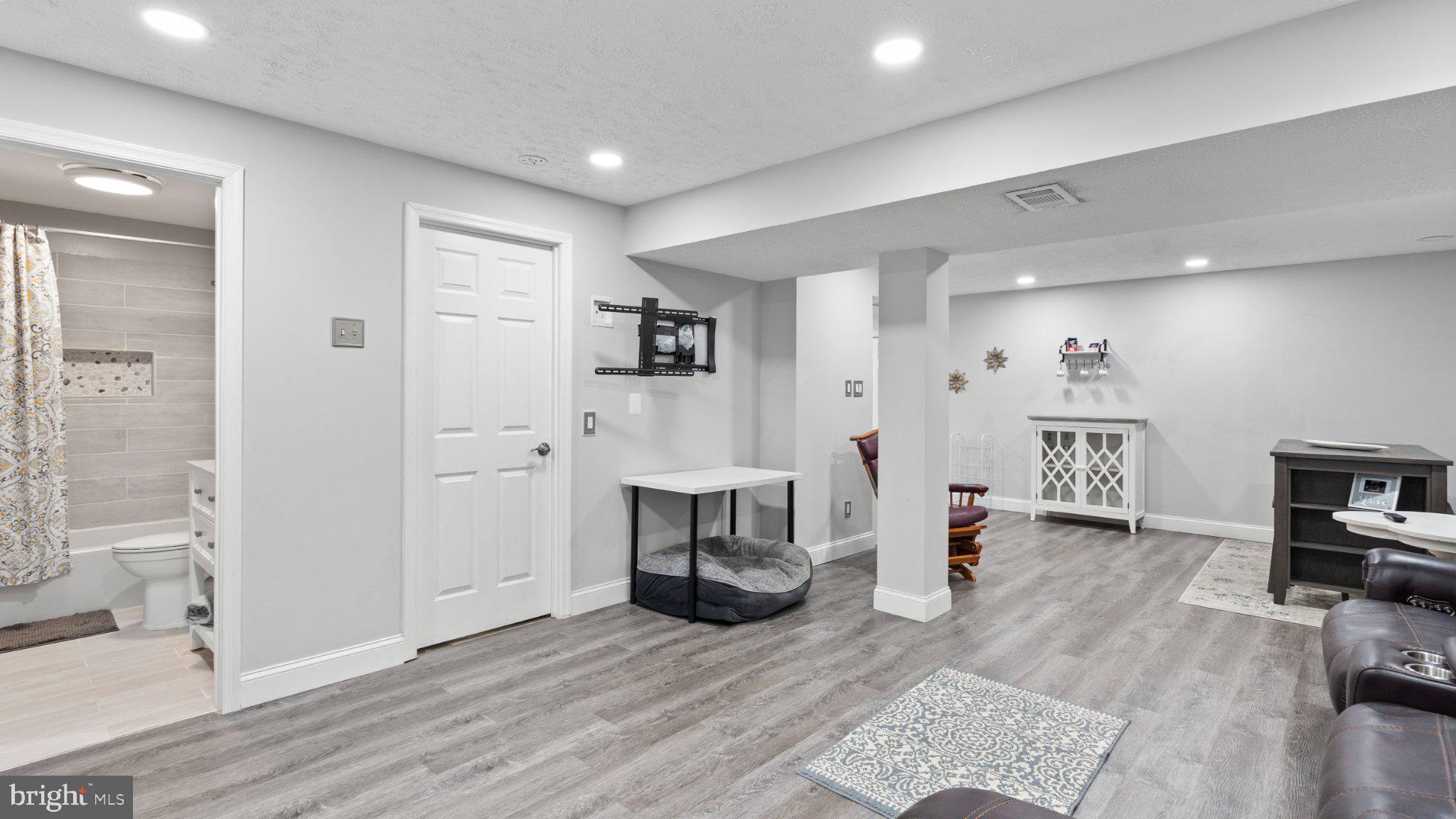 FERGUSON MEADOWS - Residential