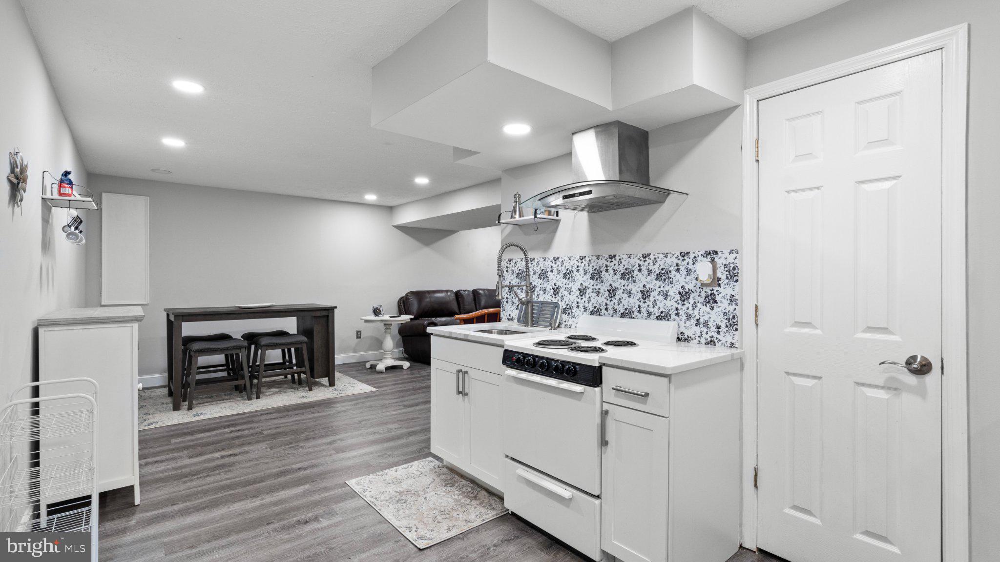 FERGUSON MEADOWS - Residential