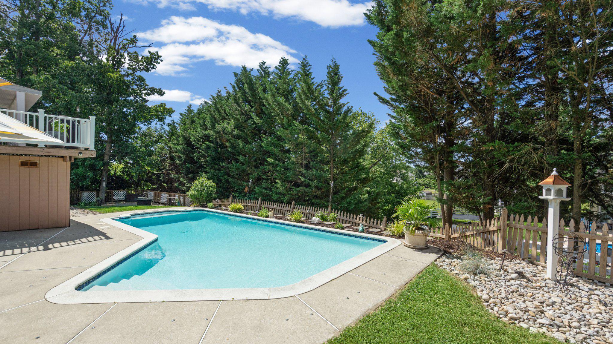 FERGUSON MEADOWS - Residential