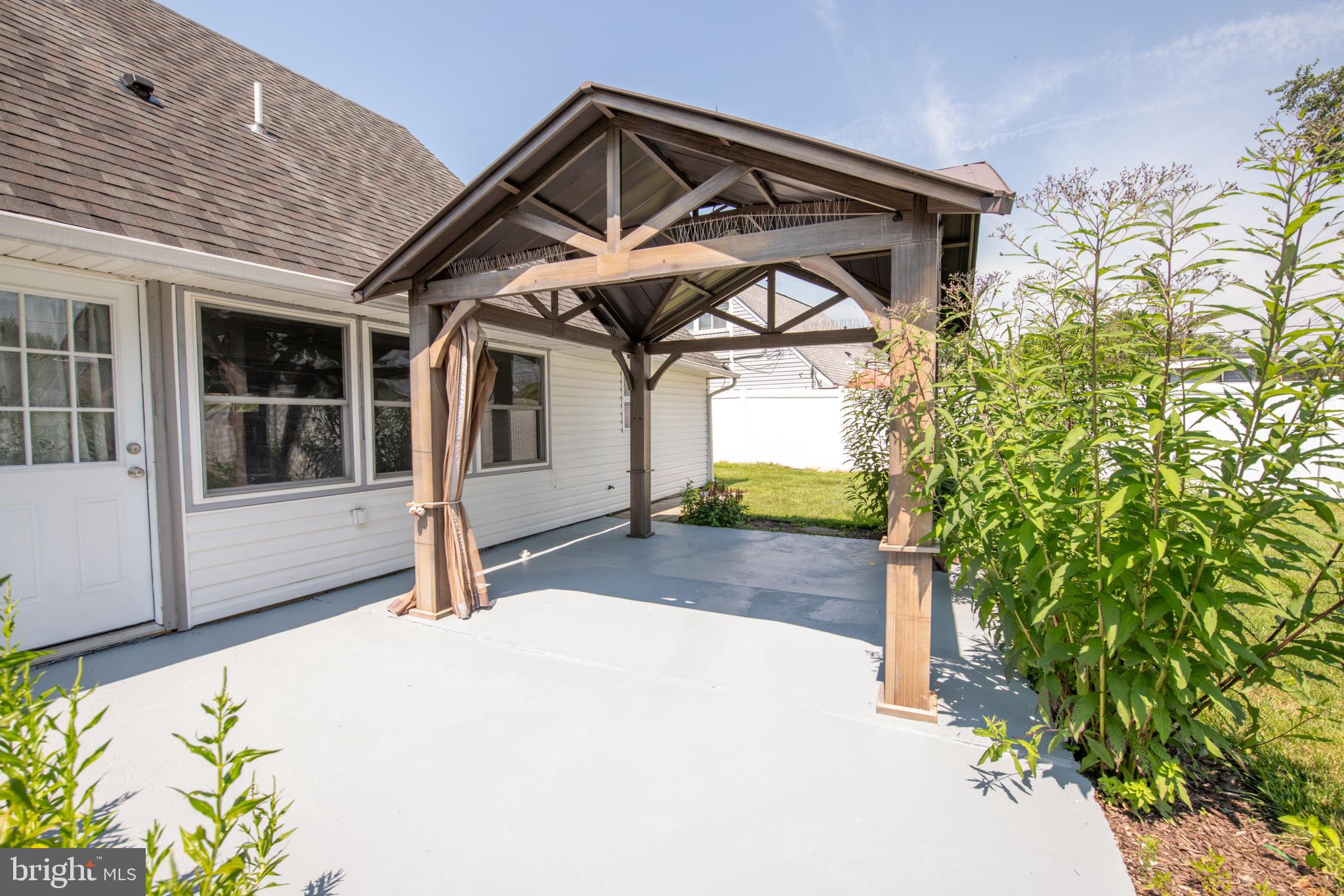 RED CEDAR HILL - Residential
