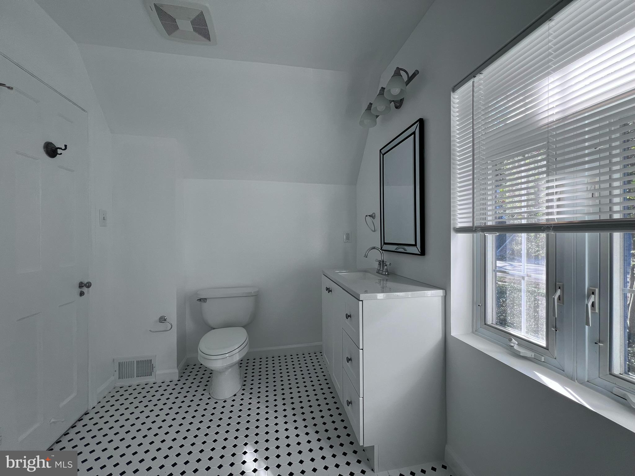 AURORA HILLS - Residential Lease