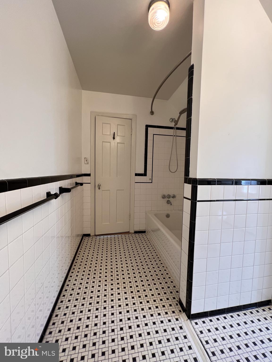 AURORA HILLS - Residential Lease