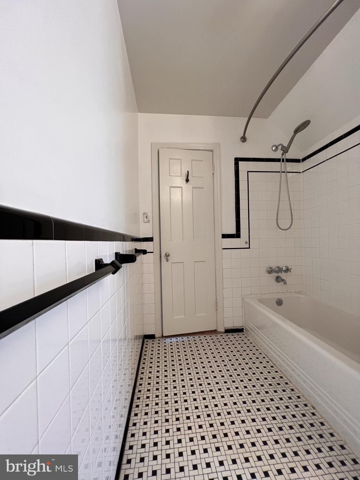 AURORA HILLS - Residential Lease