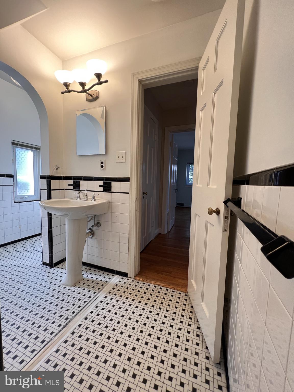 AURORA HILLS - Residential Lease