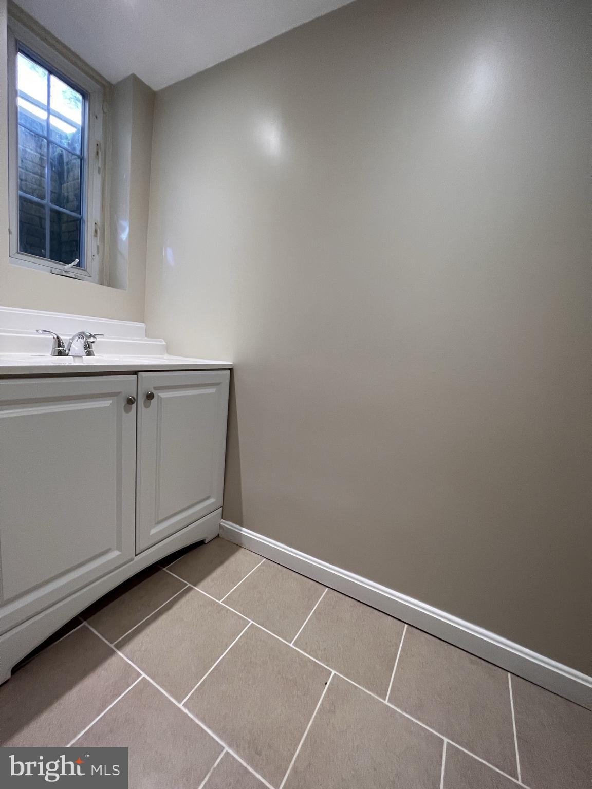 AURORA HILLS - Residential Lease