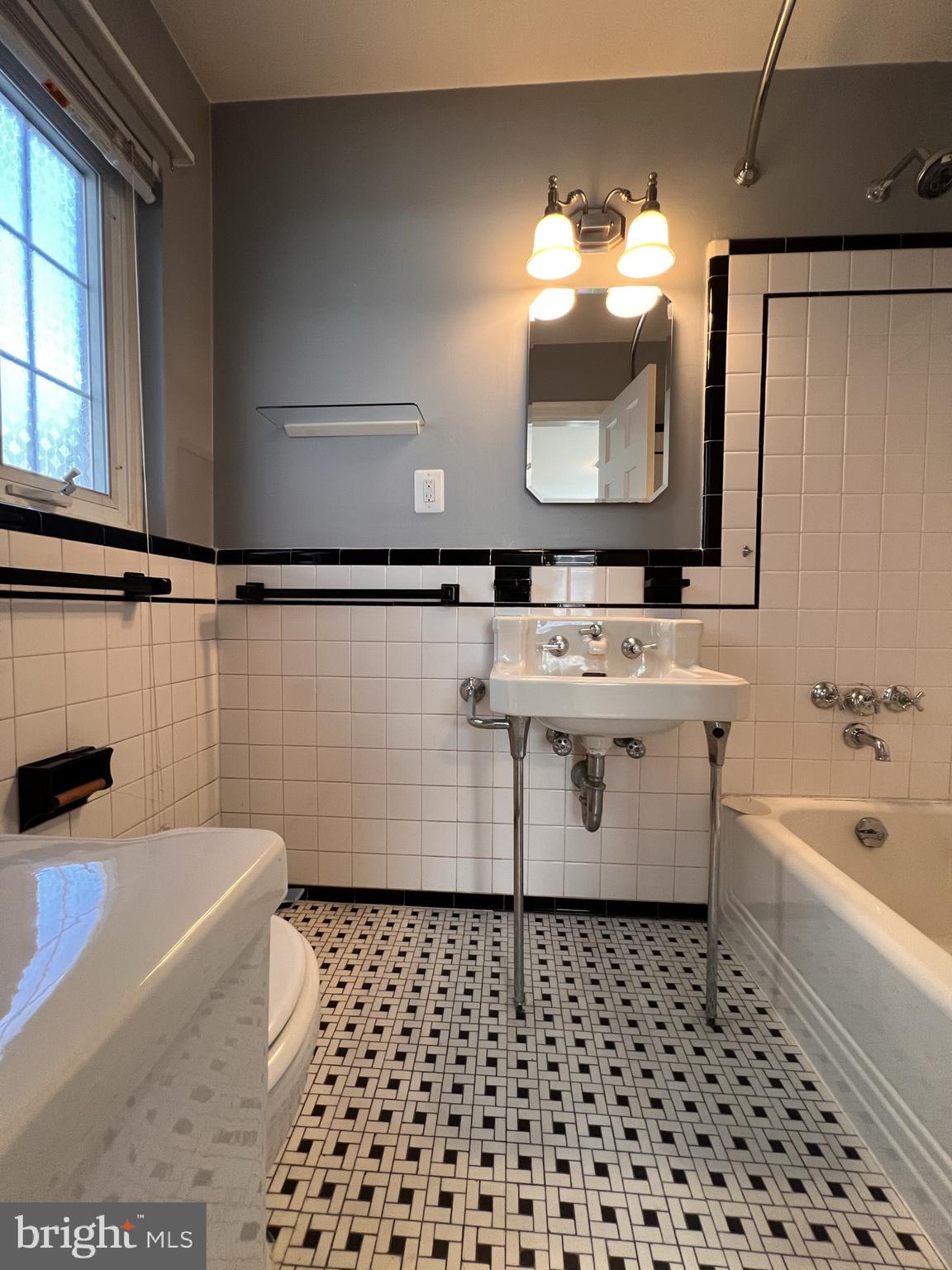 AURORA HILLS - Residential Lease