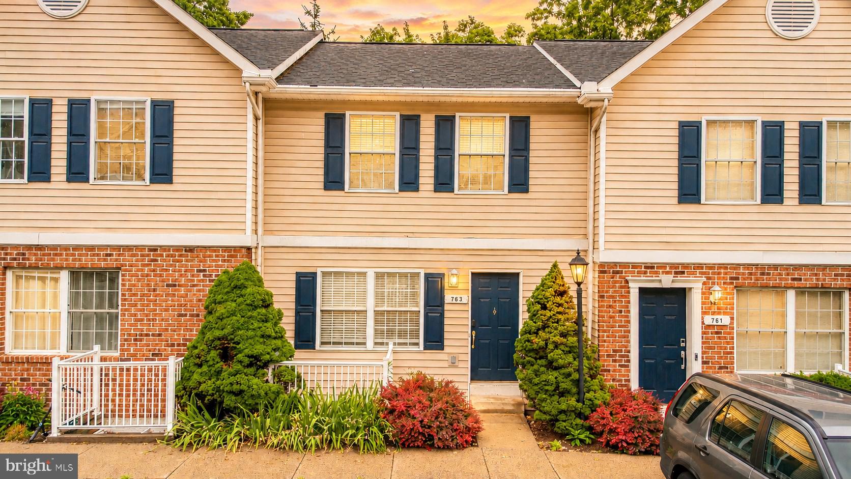 SIENNA WOODS - Residential