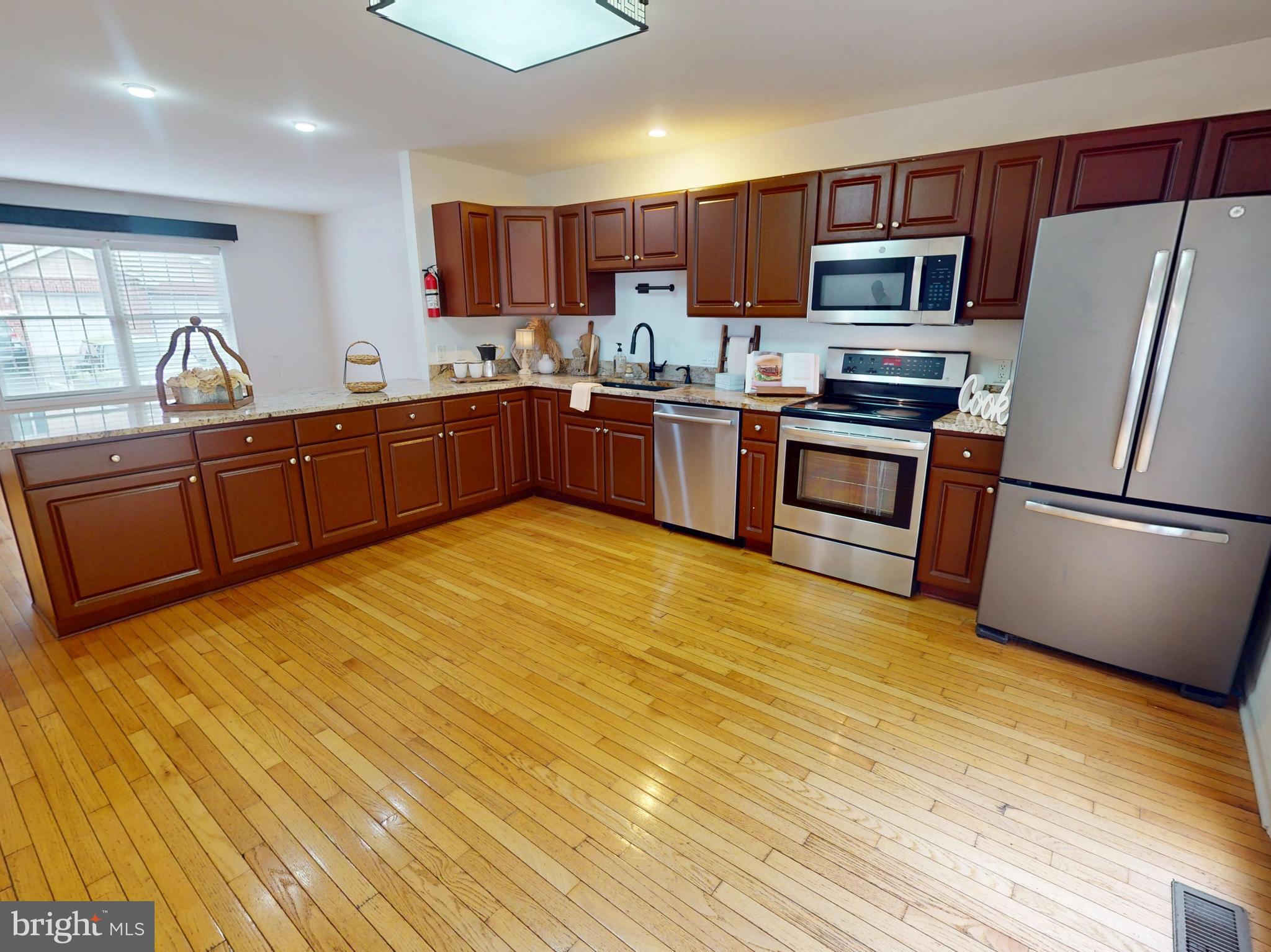 SIENNA WOODS - Residential