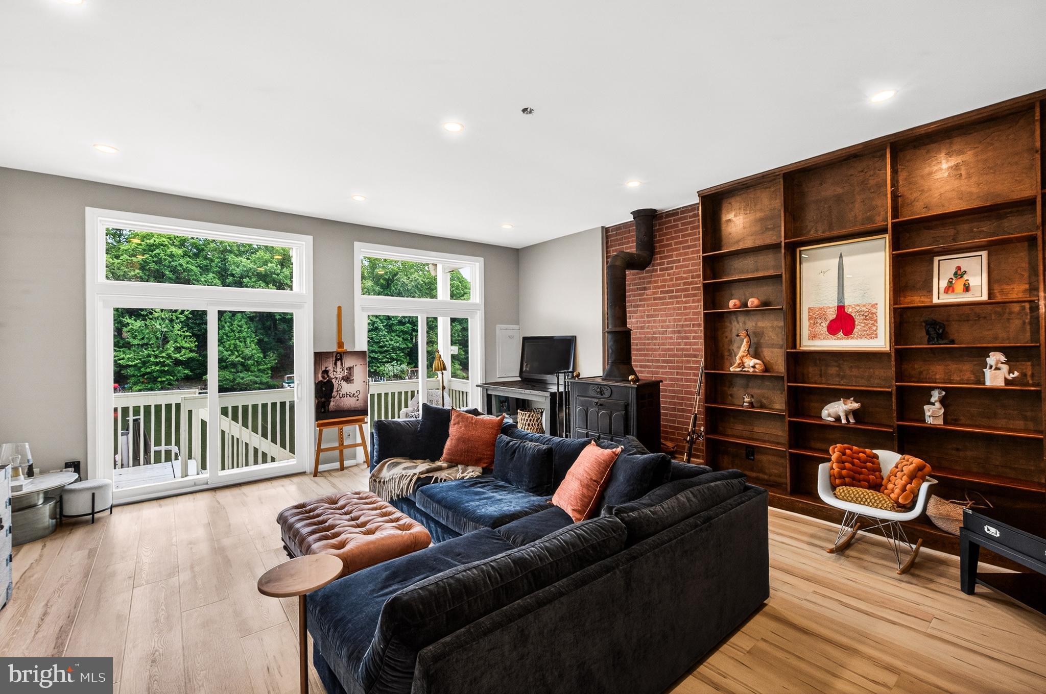 MALLARDS LANDING - Residential