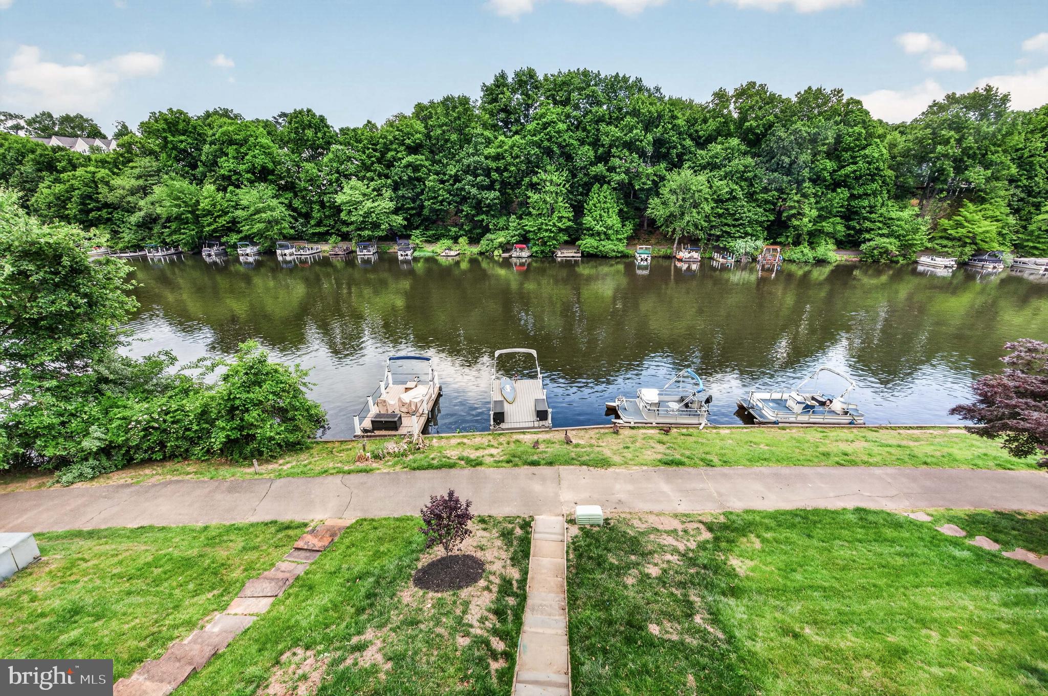 MALLARDS LANDING - Residential