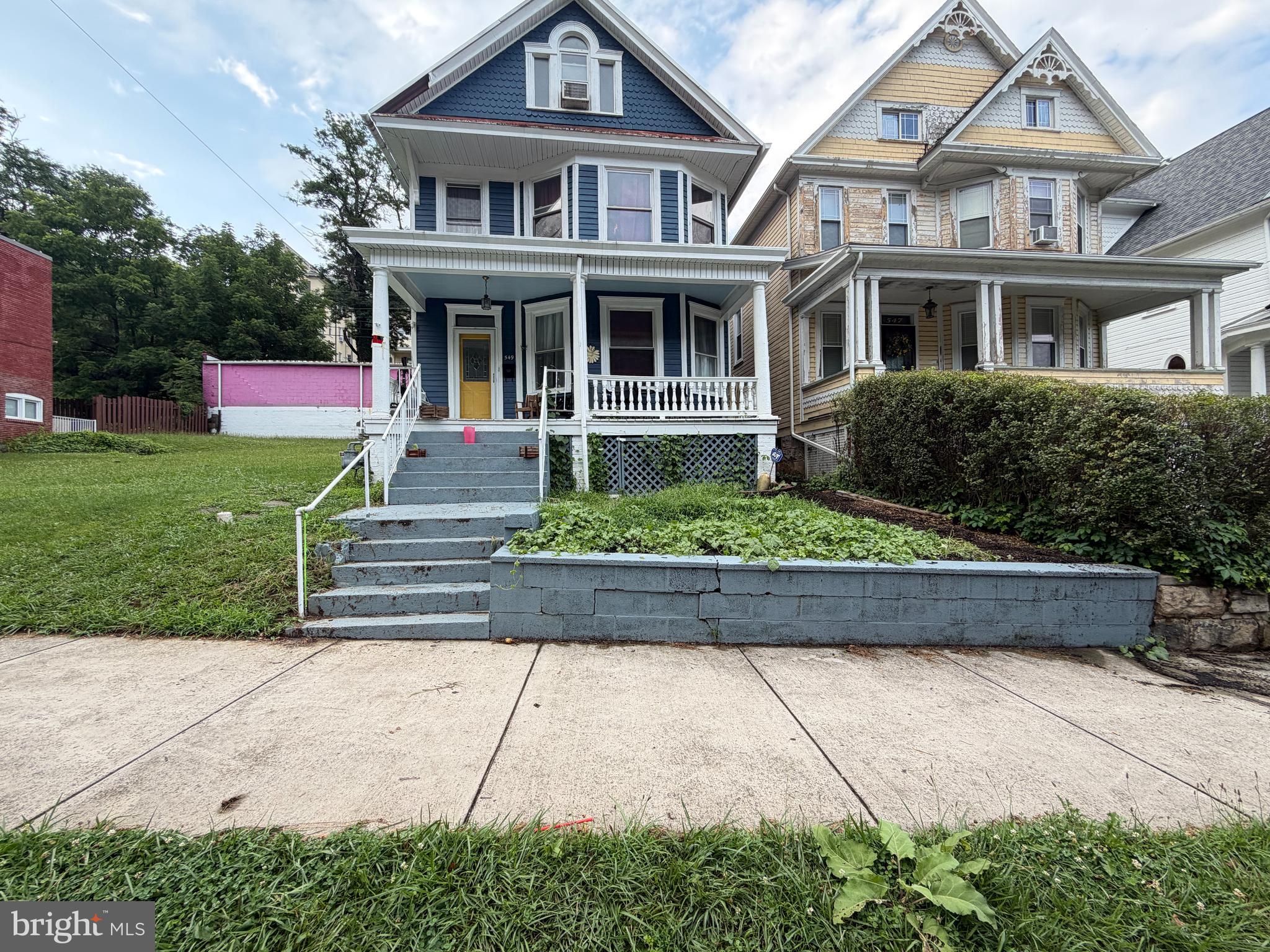 WEST SIDE - Residential