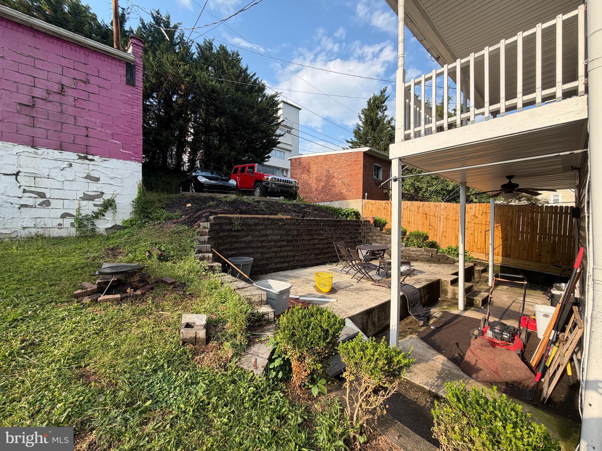 WEST SIDE - Residential