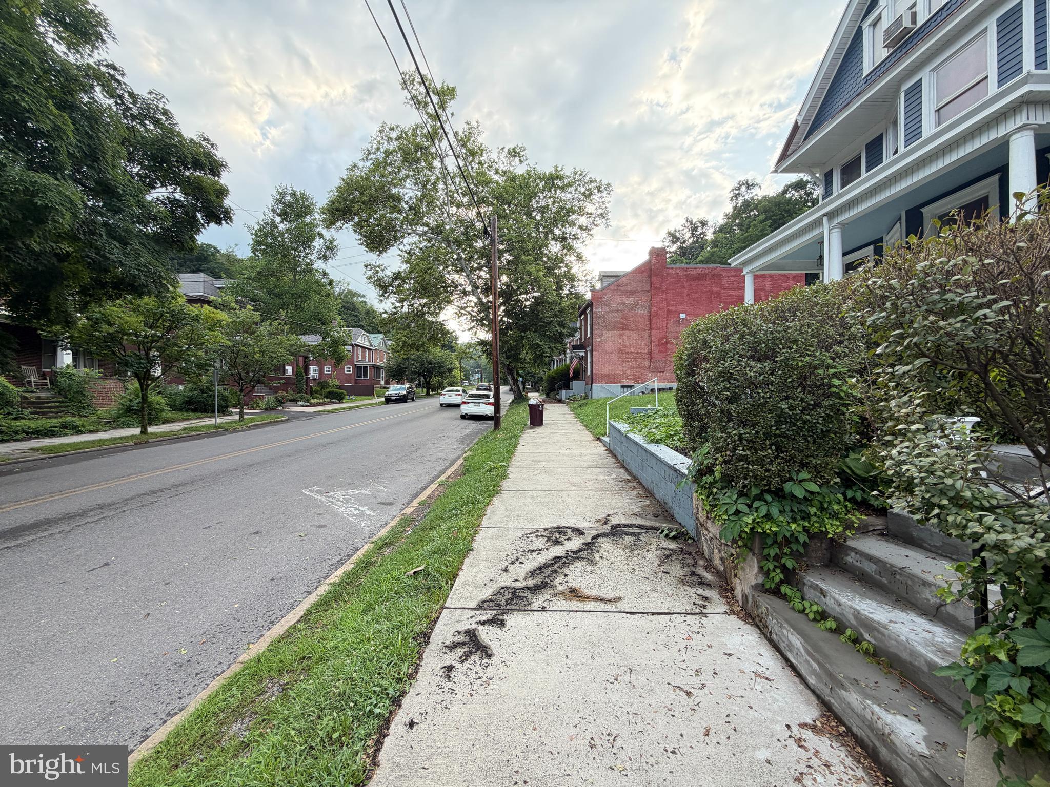WEST SIDE - Residential