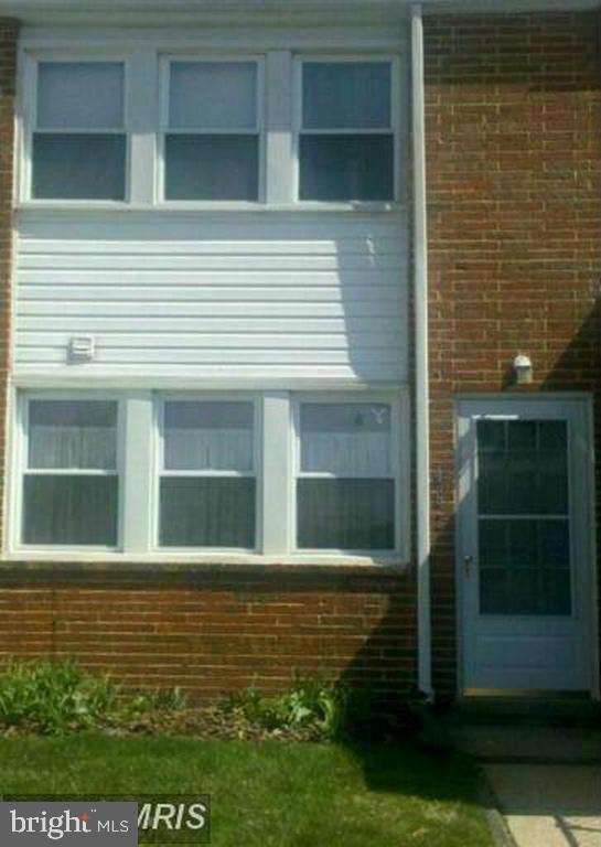 Available for immediate occupancy! Move in ready 3 Bed 1 Bath 2 level town home with fully fenced yard plus a covered back porch. Nicely updated and washer dryer in unit! Close to schools, shopping, transportation. Visit 1choicepropertymanagement for application information or reach out to agent.