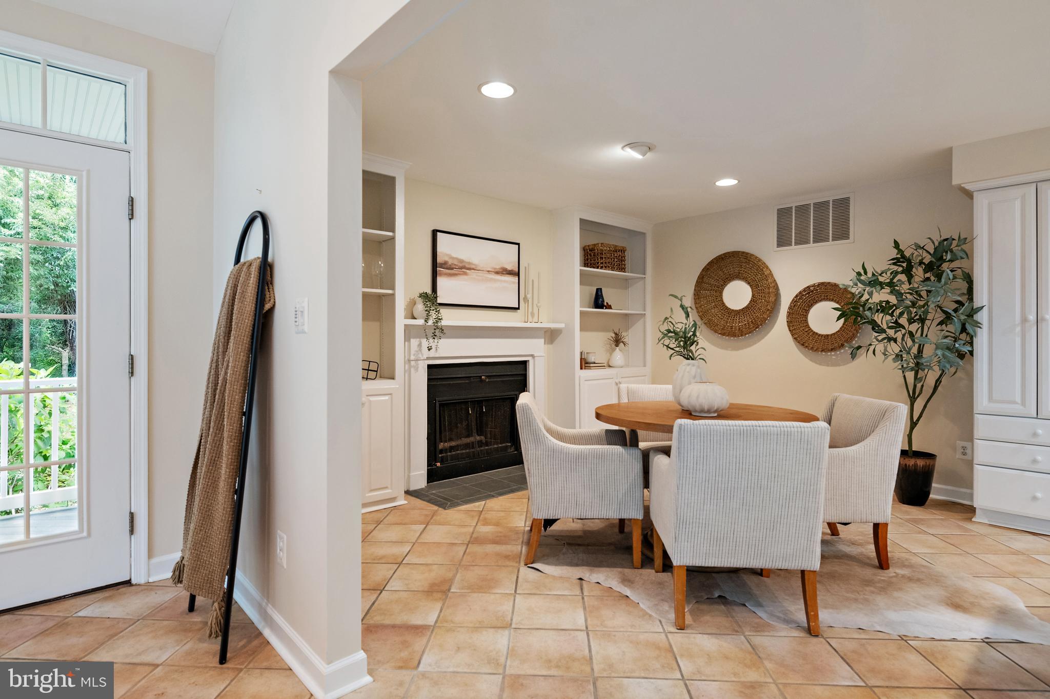WEST ANNAPOLIS - Residential